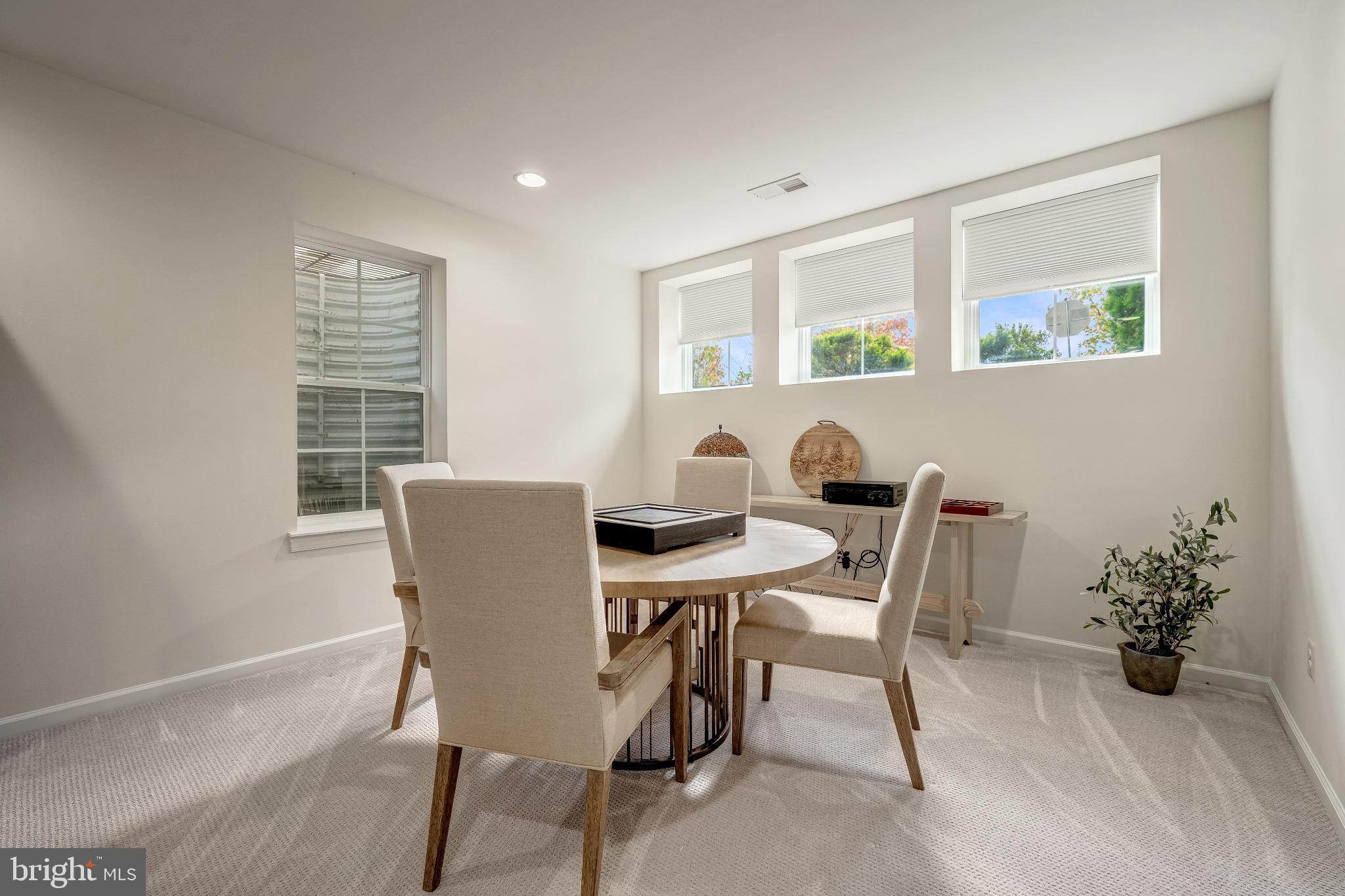 ONE LOUDOUN - Residential