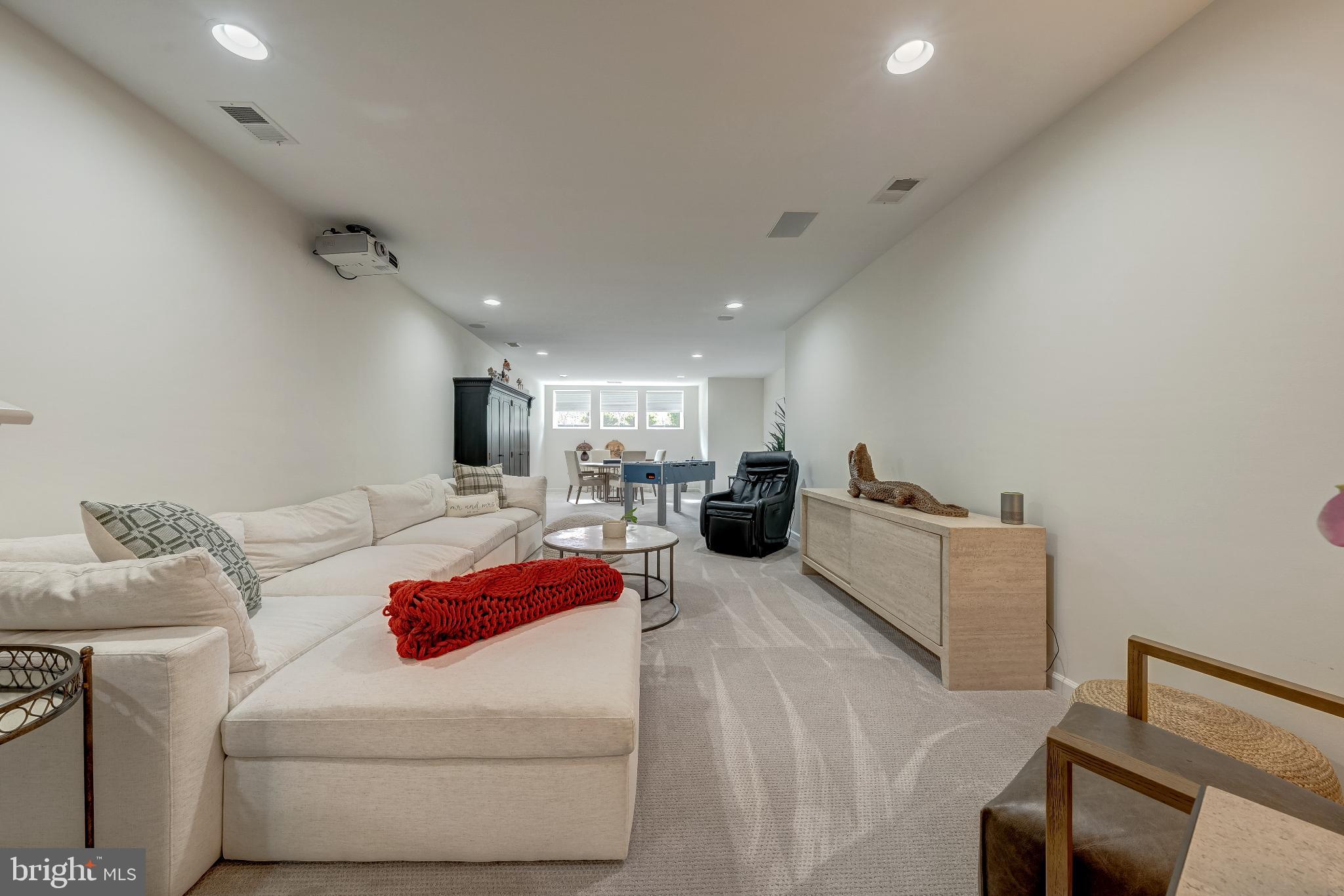 ONE LOUDOUN - Residential