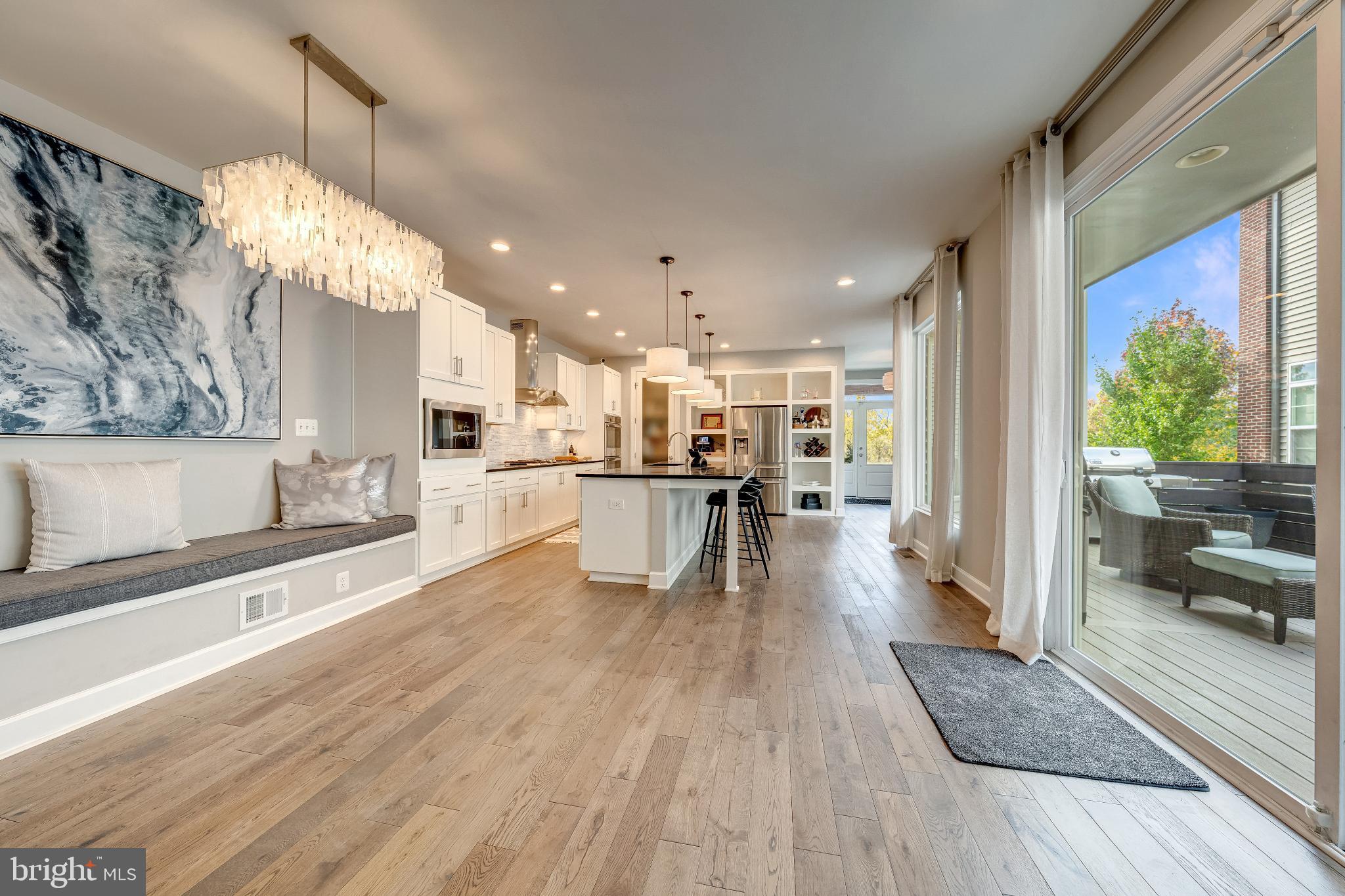 ONE LOUDOUN - Residential