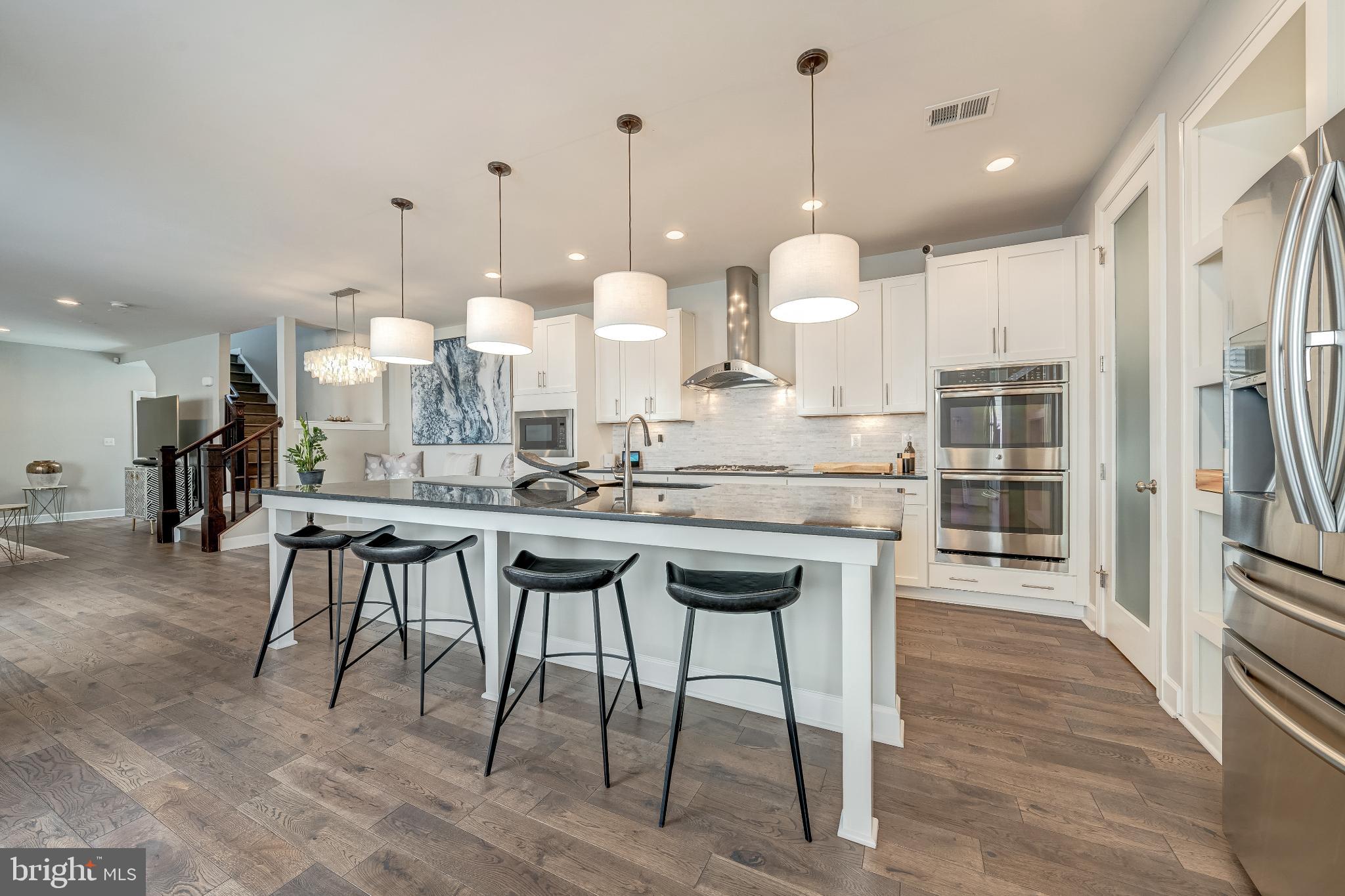 ONE LOUDOUN - Residential