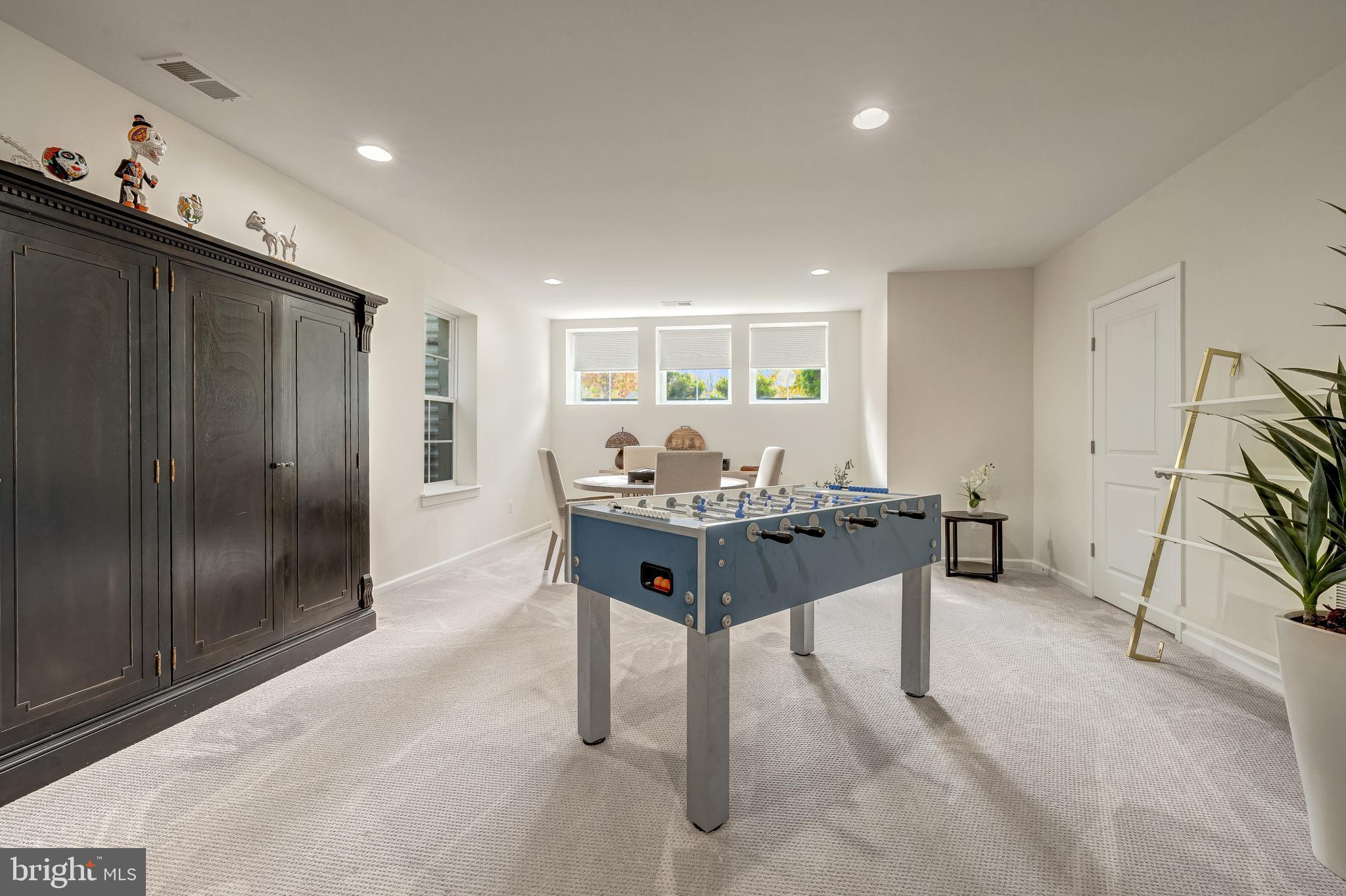 ONE LOUDOUN - Residential