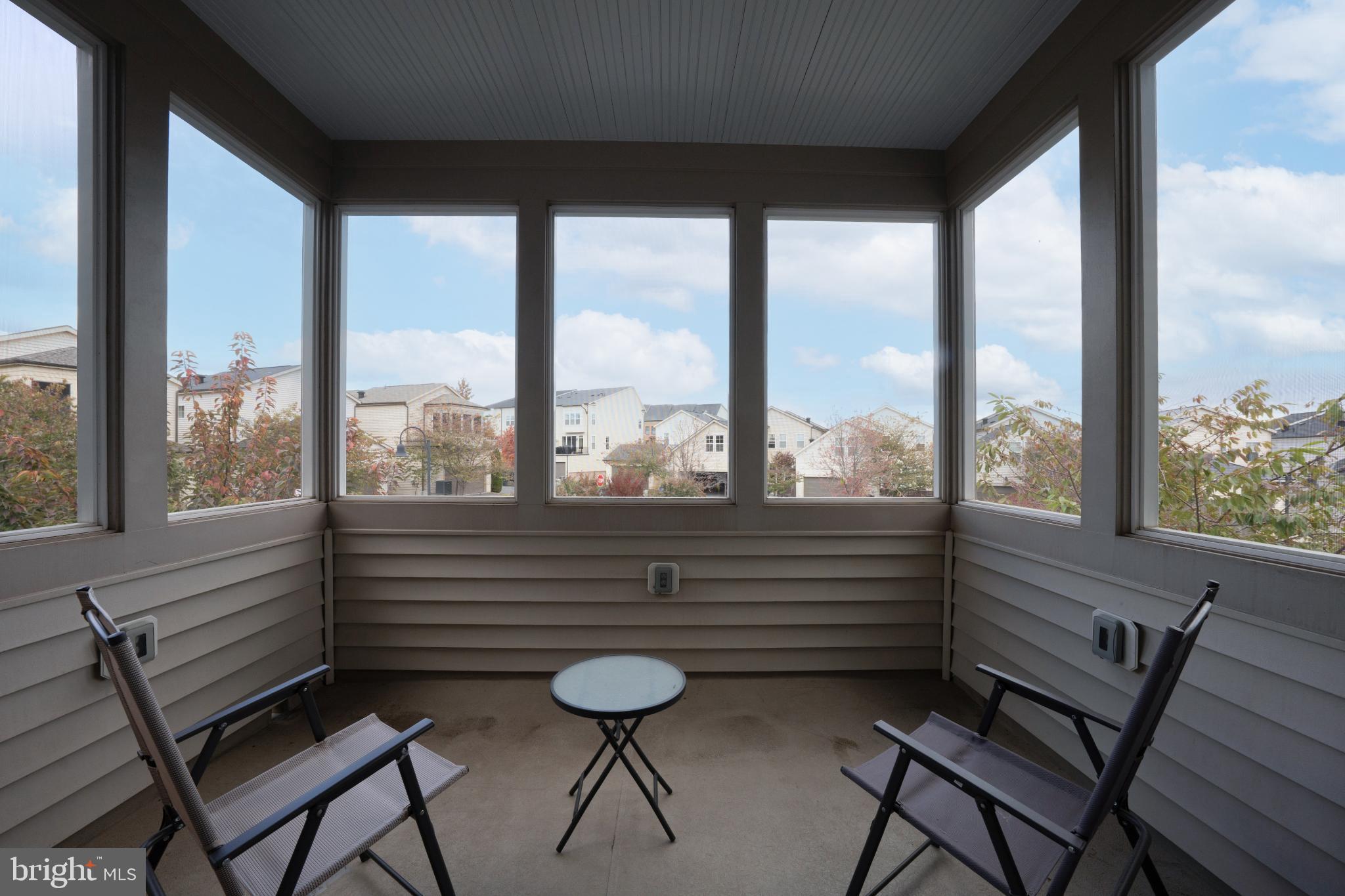 ONE LOUDOUN - Residential