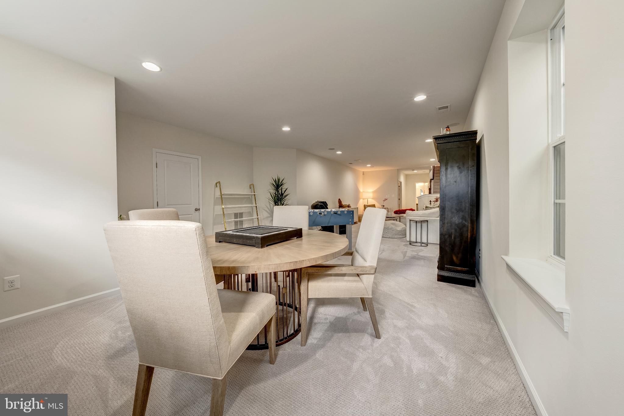 ONE LOUDOUN - Residential