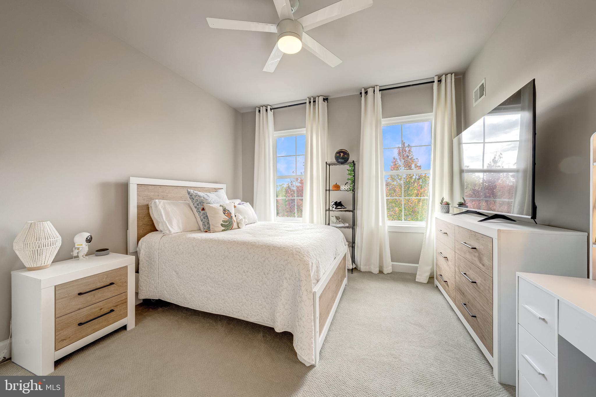 ONE LOUDOUN - Residential