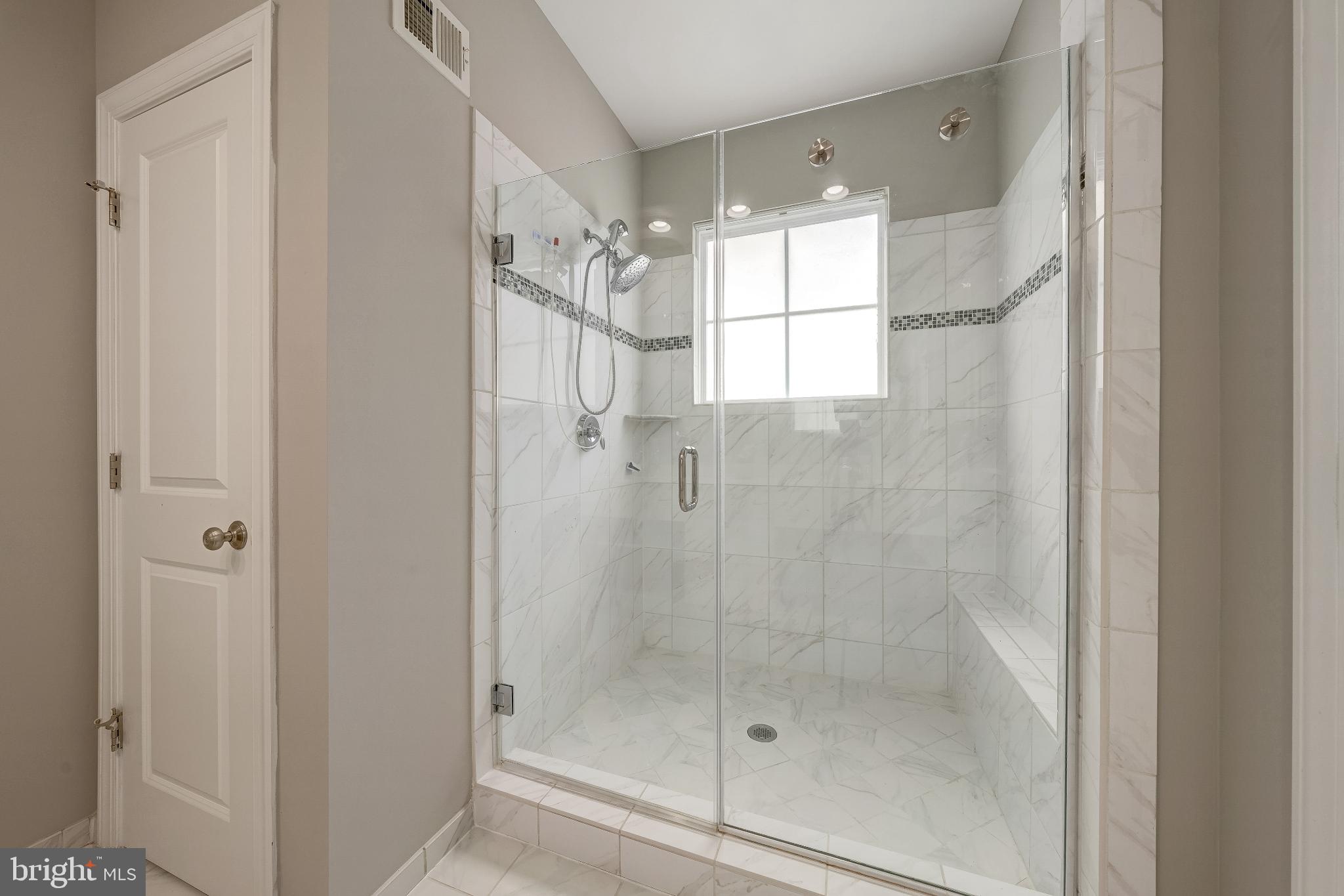 ONE LOUDOUN - Residential