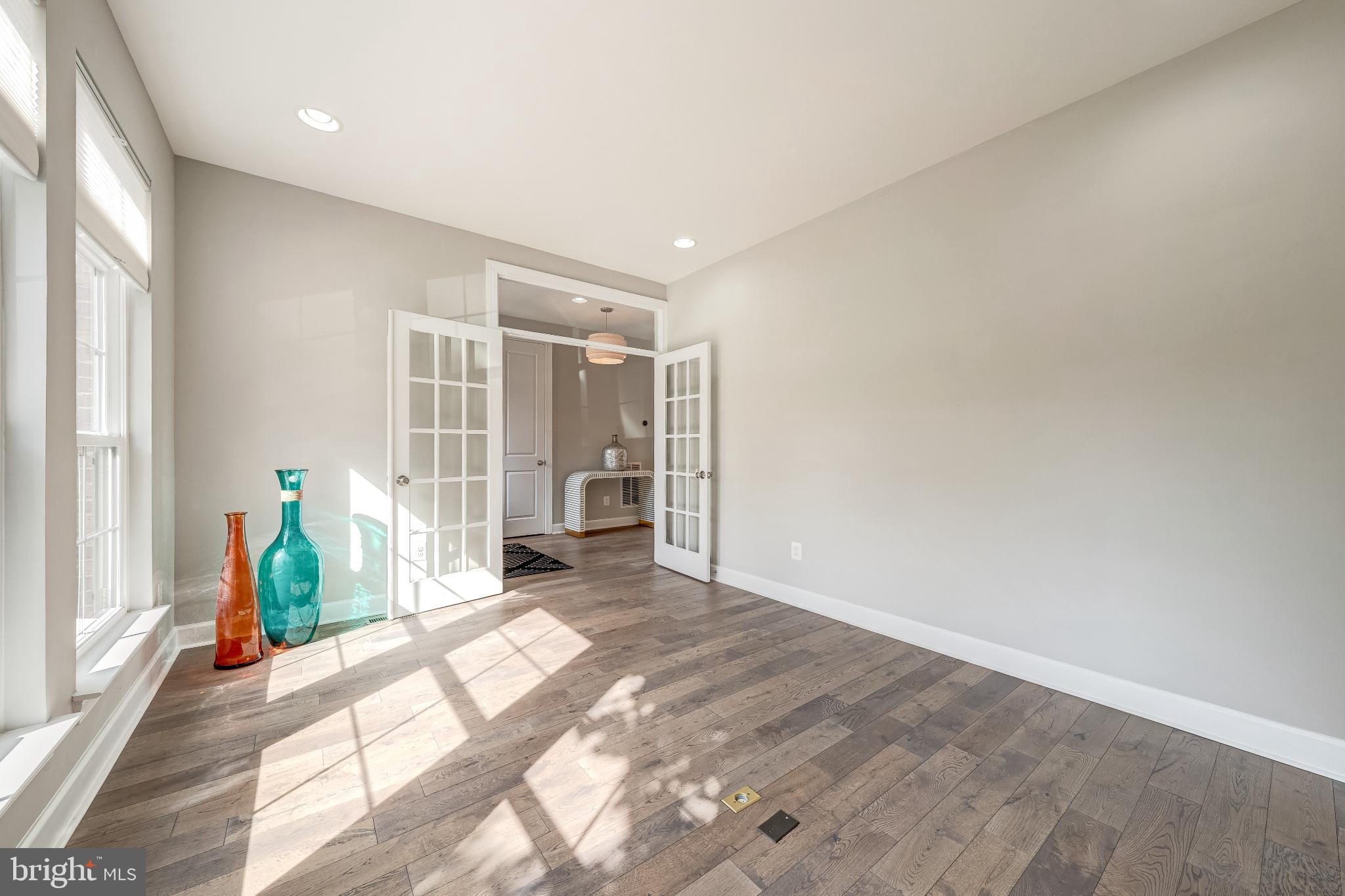 ONE LOUDOUN - Residential