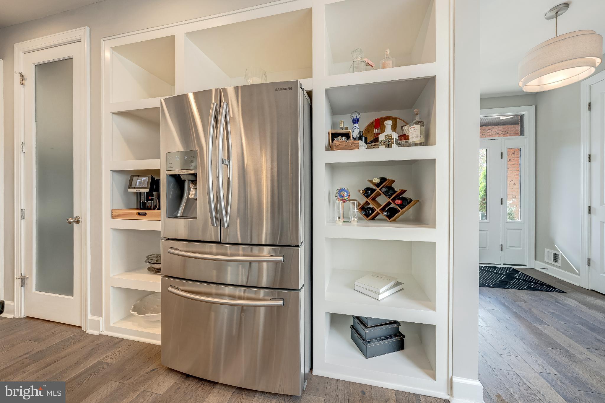 ONE LOUDOUN - Residential