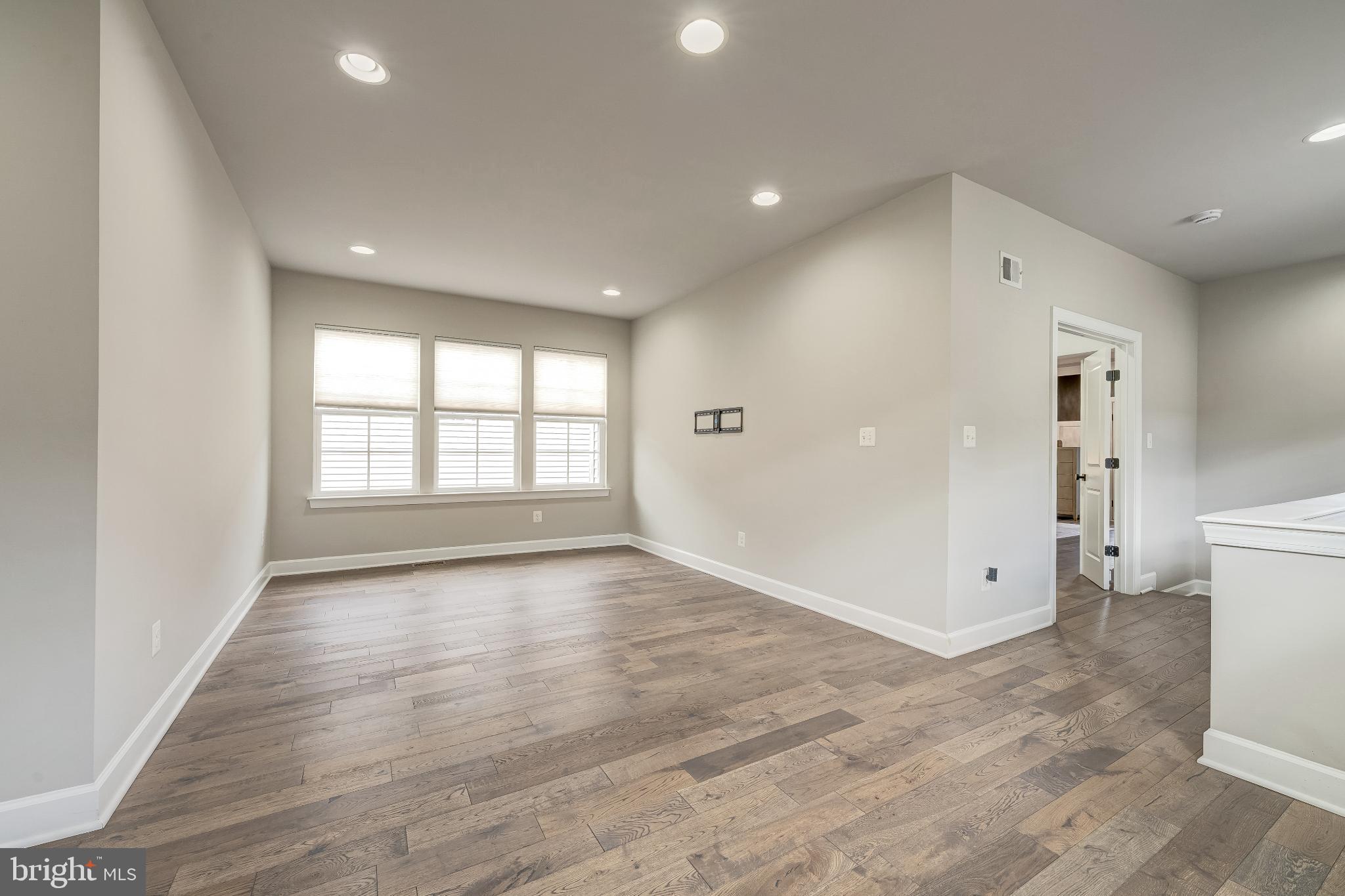 ONE LOUDOUN - Residential