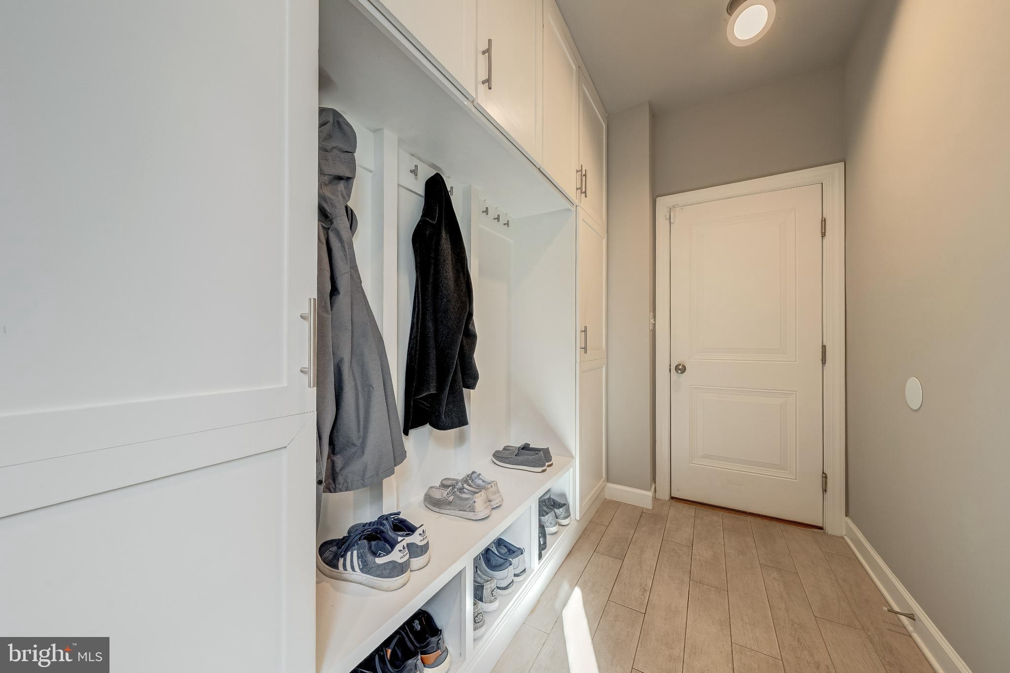 ONE LOUDOUN - Residential