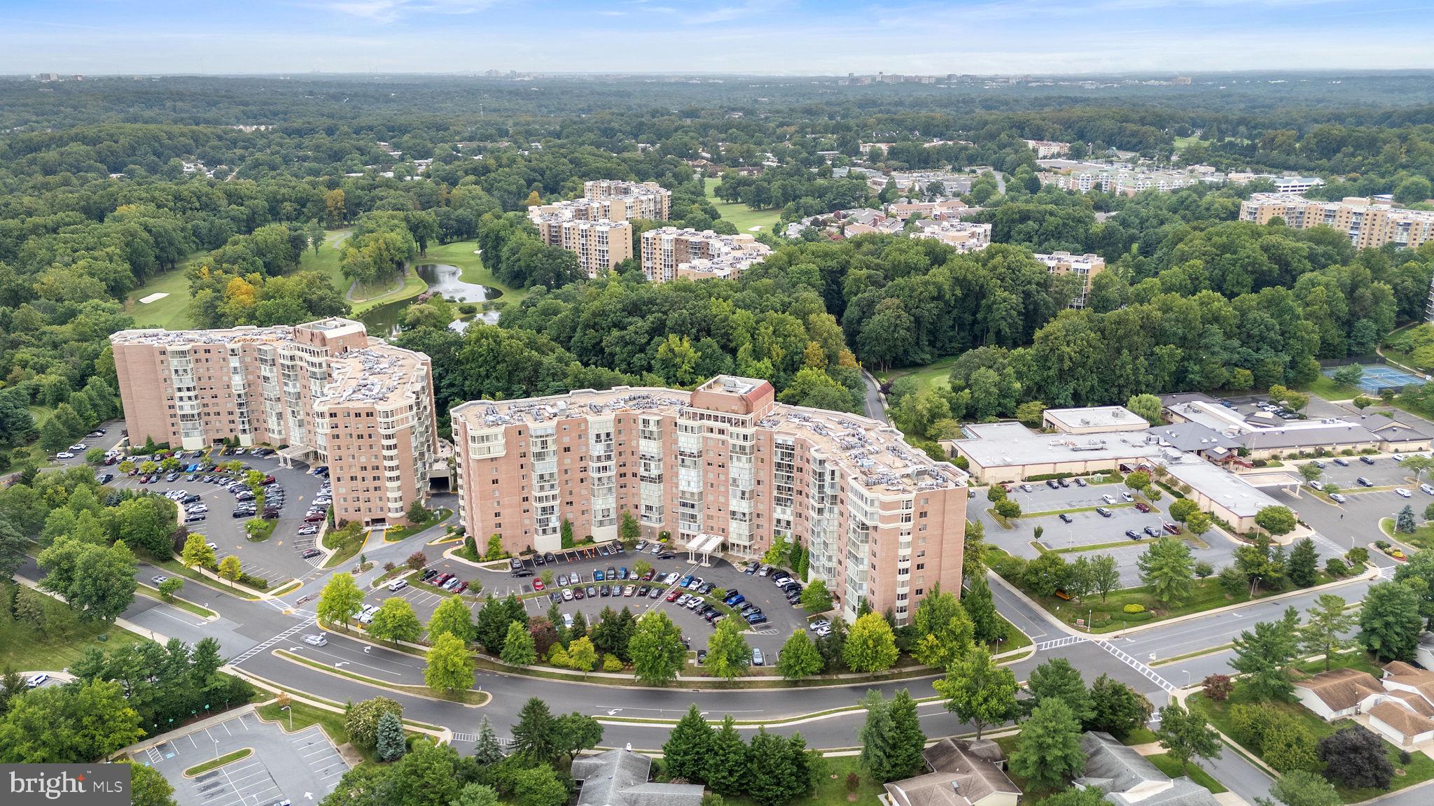 VANTAGE POINT WEST AT LW - Residential