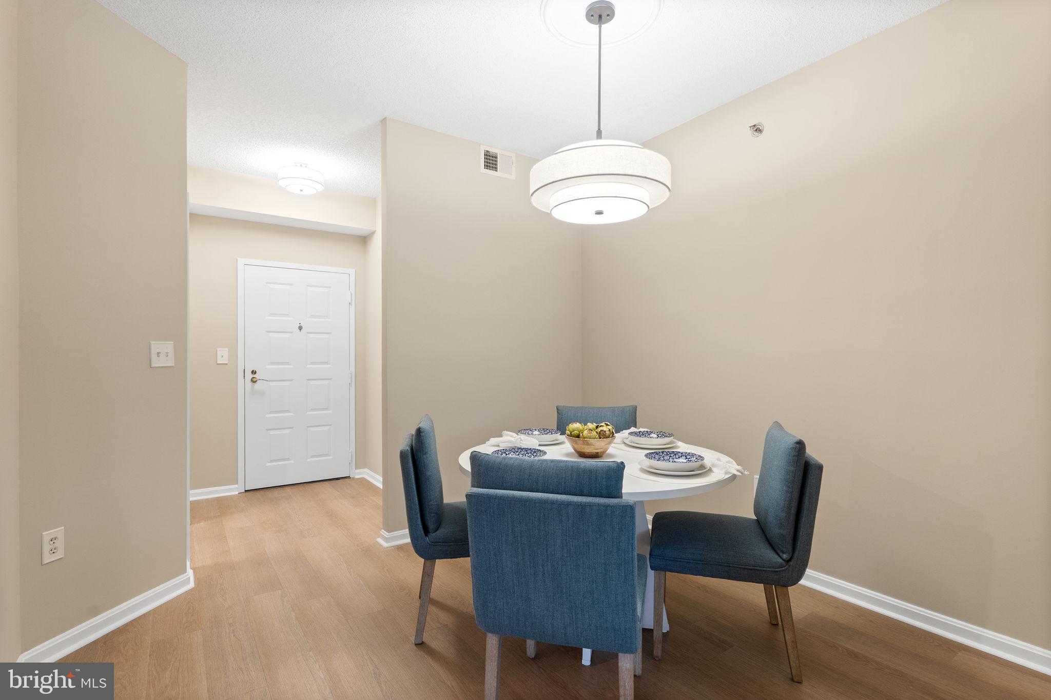 VANTAGE POINT WEST AT LW - Residential