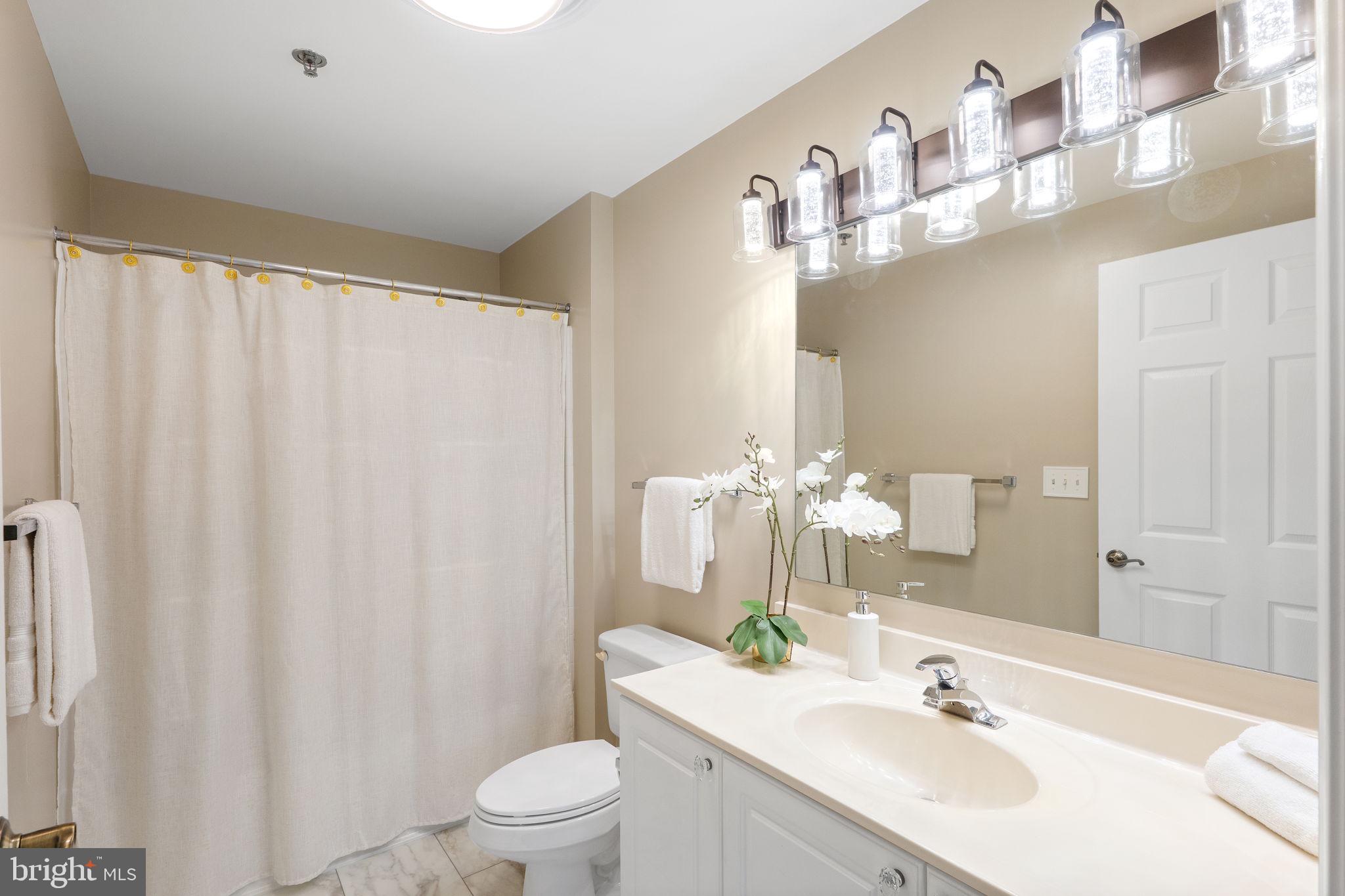 VANTAGE POINT WEST AT LW - Residential