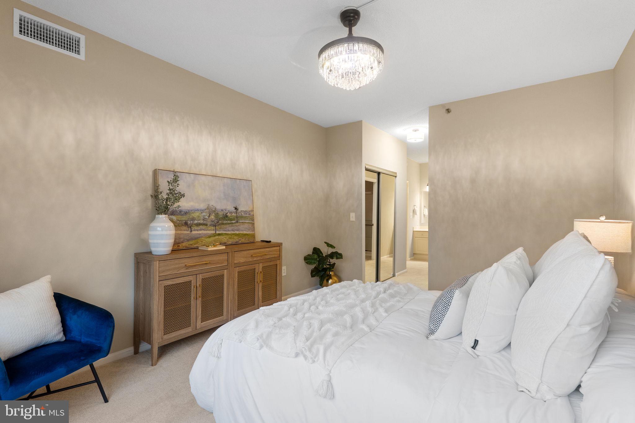 VANTAGE POINT WEST AT LW - Residential