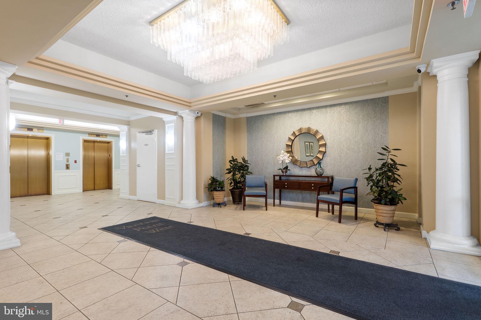 VANTAGE POINT WEST AT LW - Residential