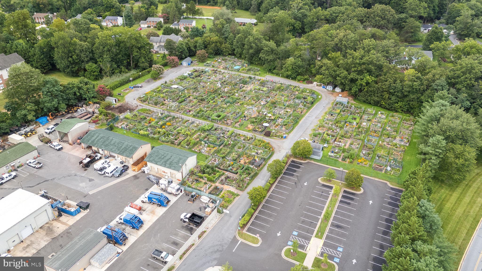 VANTAGE POINT WEST AT LW - Residential