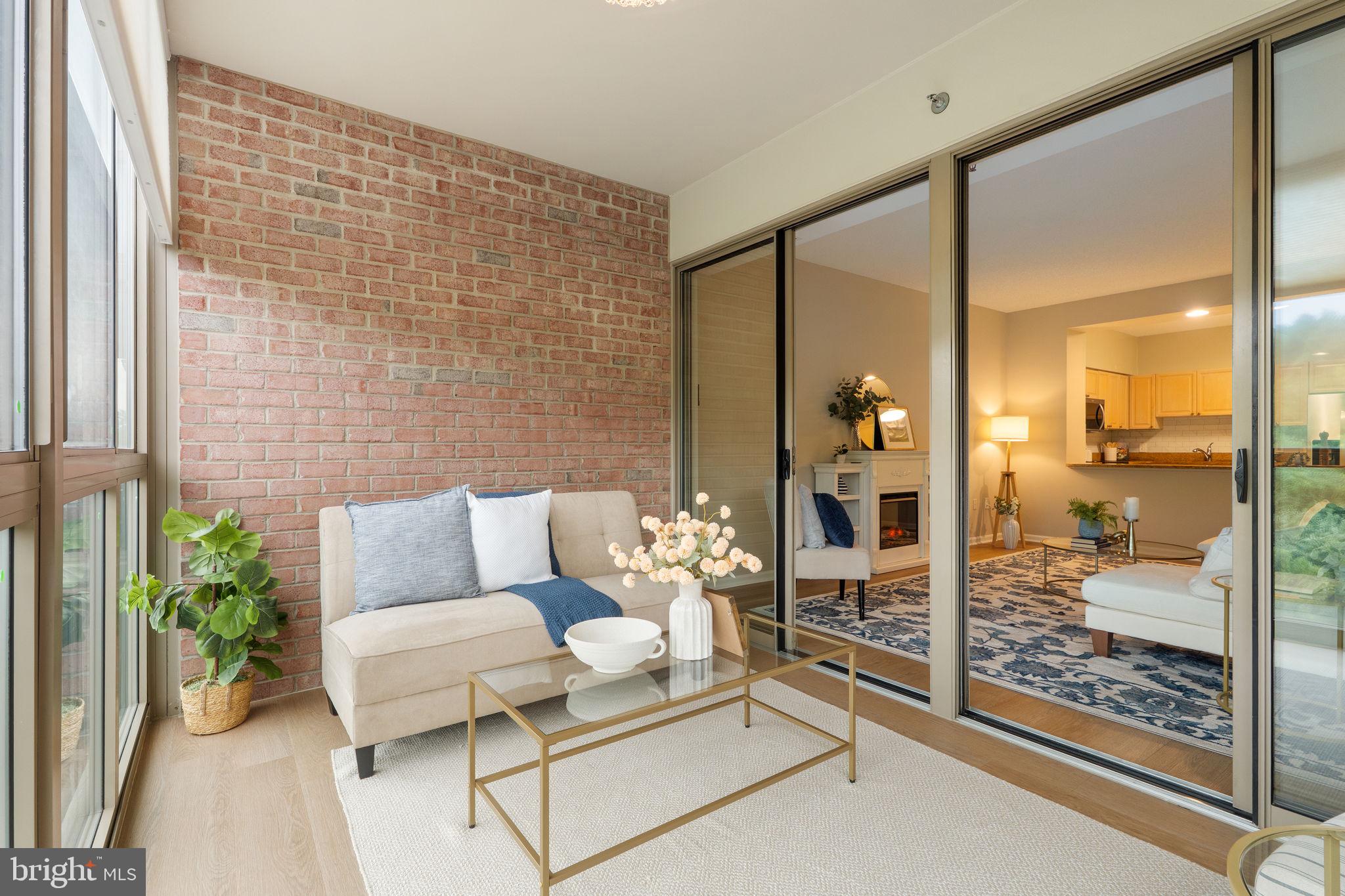 VANTAGE POINT WEST AT LW - Residential