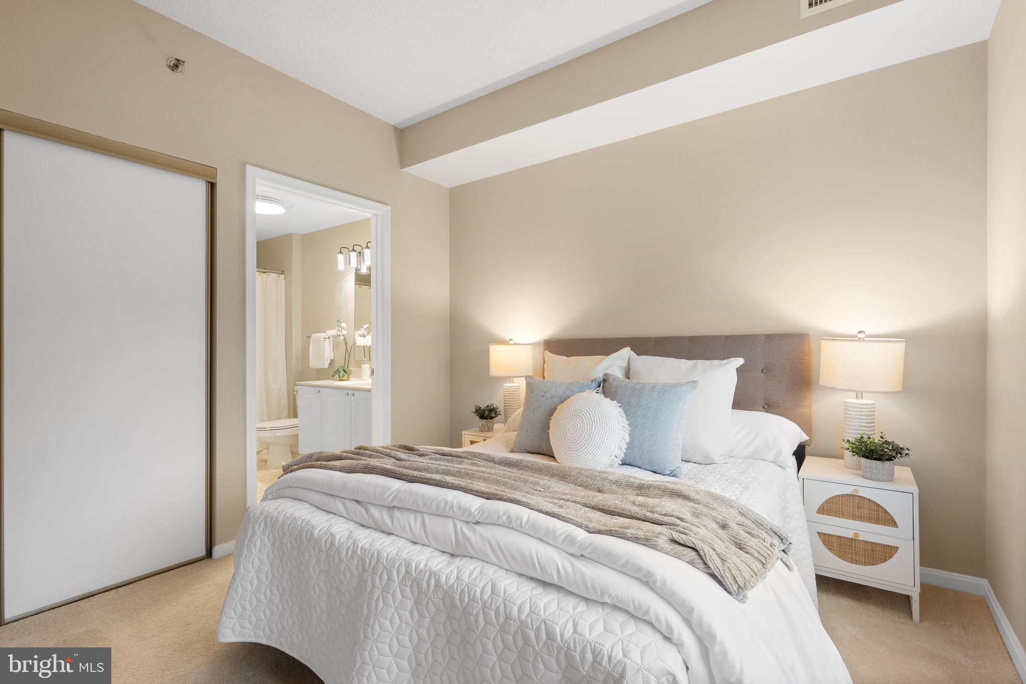 VANTAGE POINT WEST AT LW - Residential