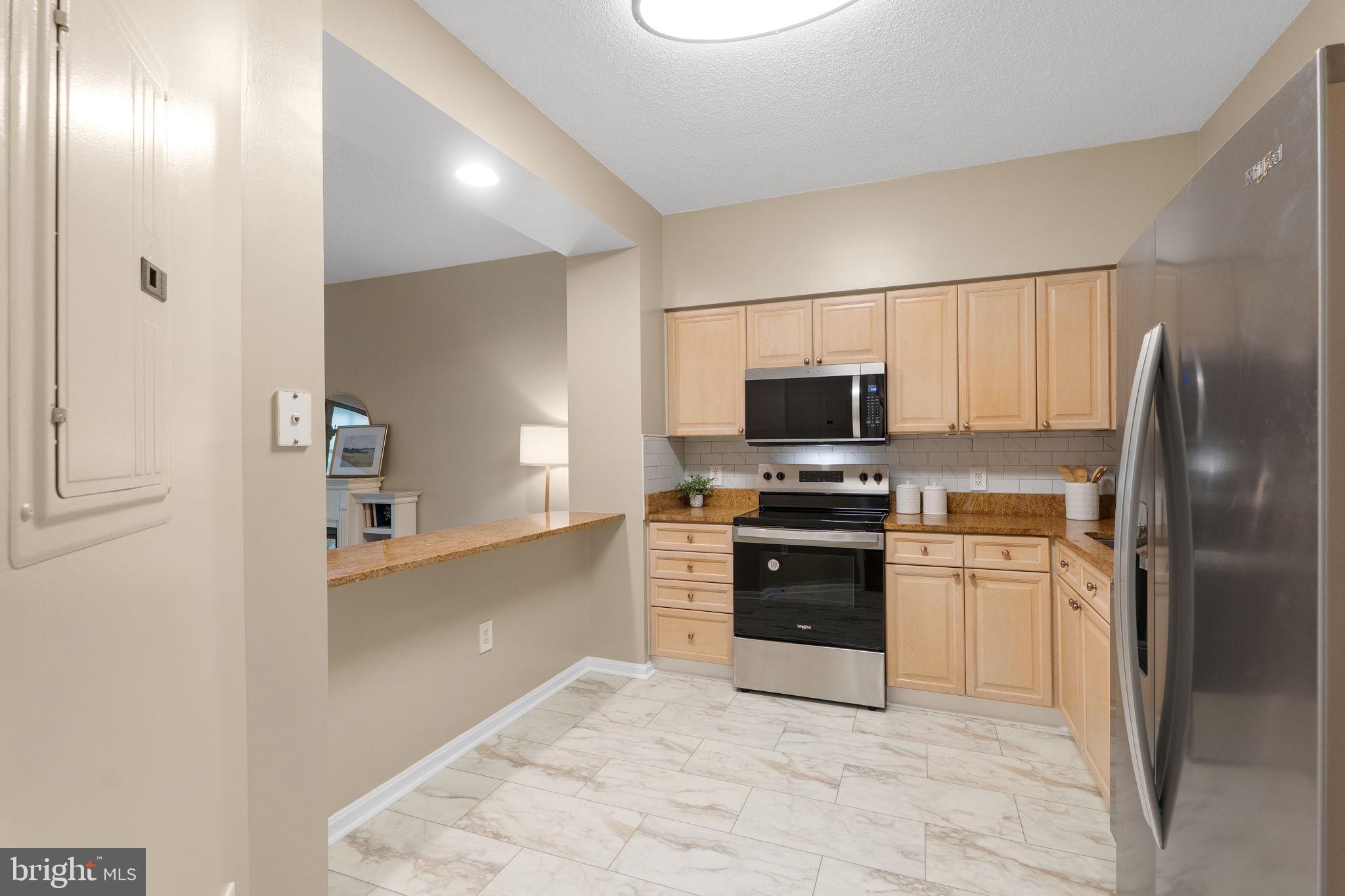 VANTAGE POINT WEST AT LW - Residential