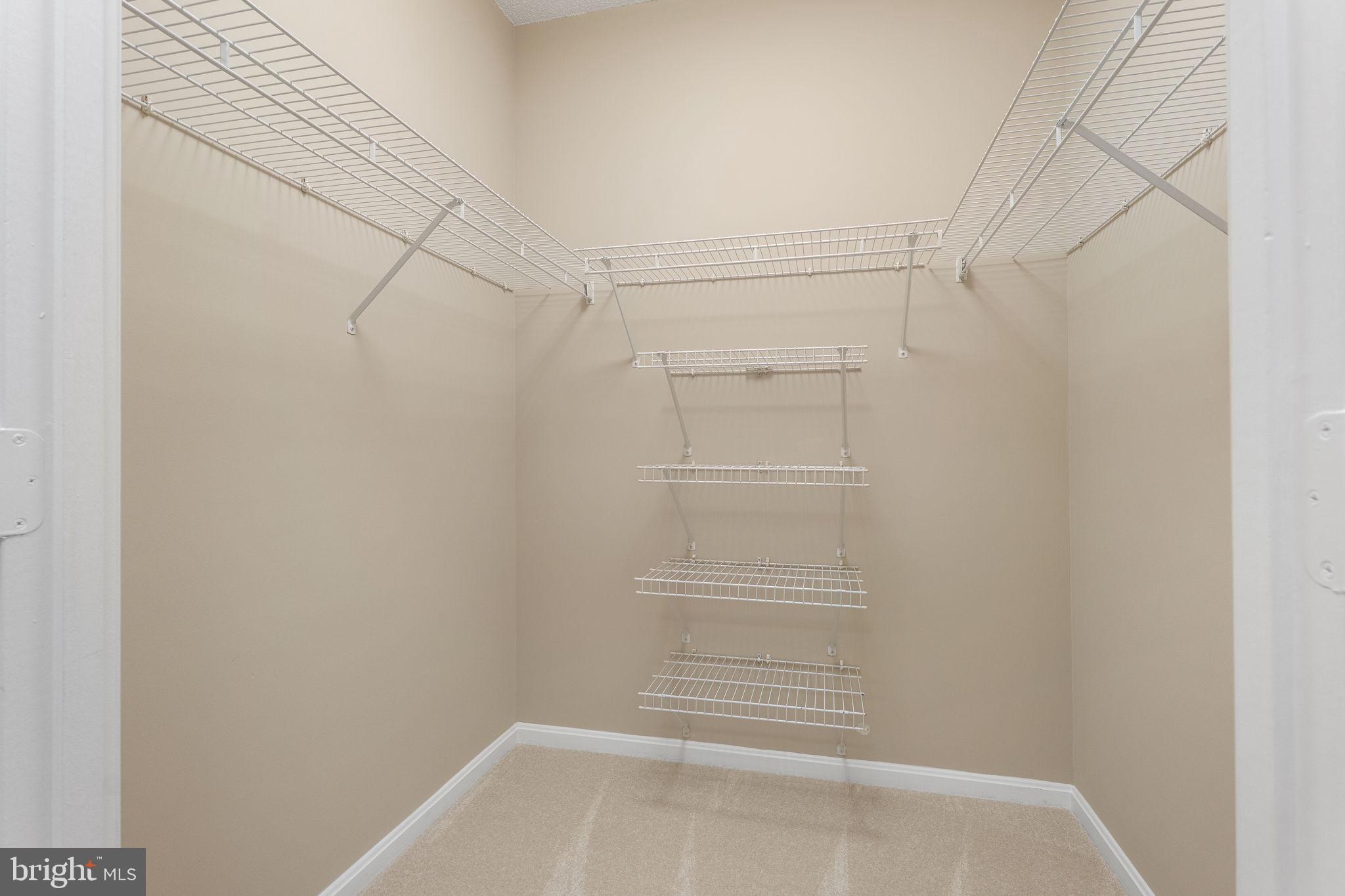 VANTAGE POINT WEST AT LW - Residential