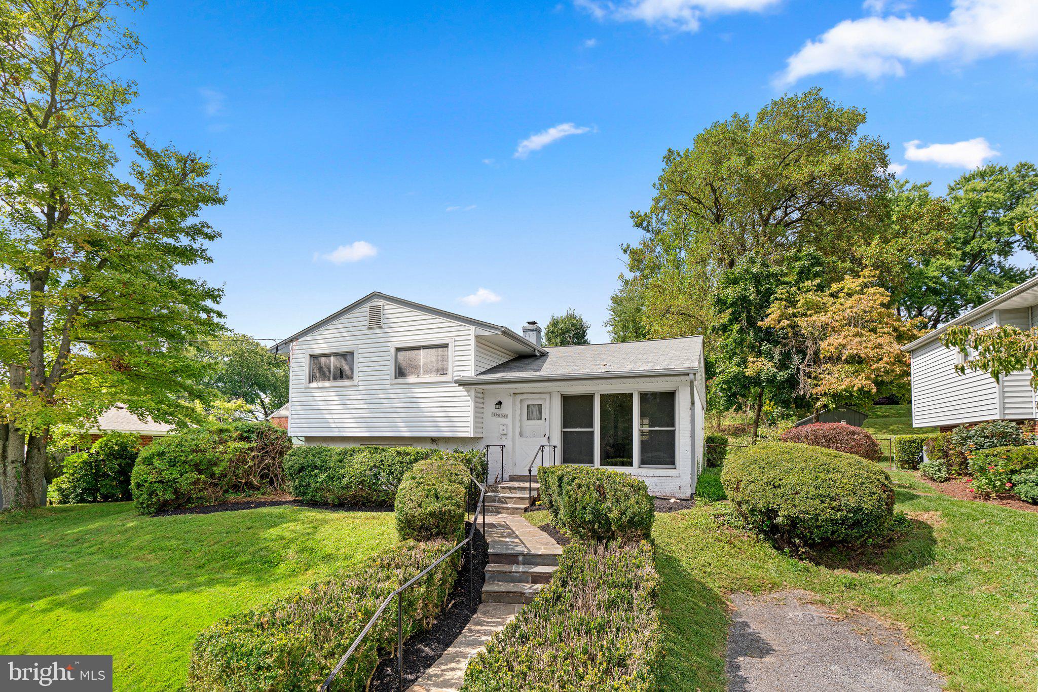 ROYAL VIEW - Residential