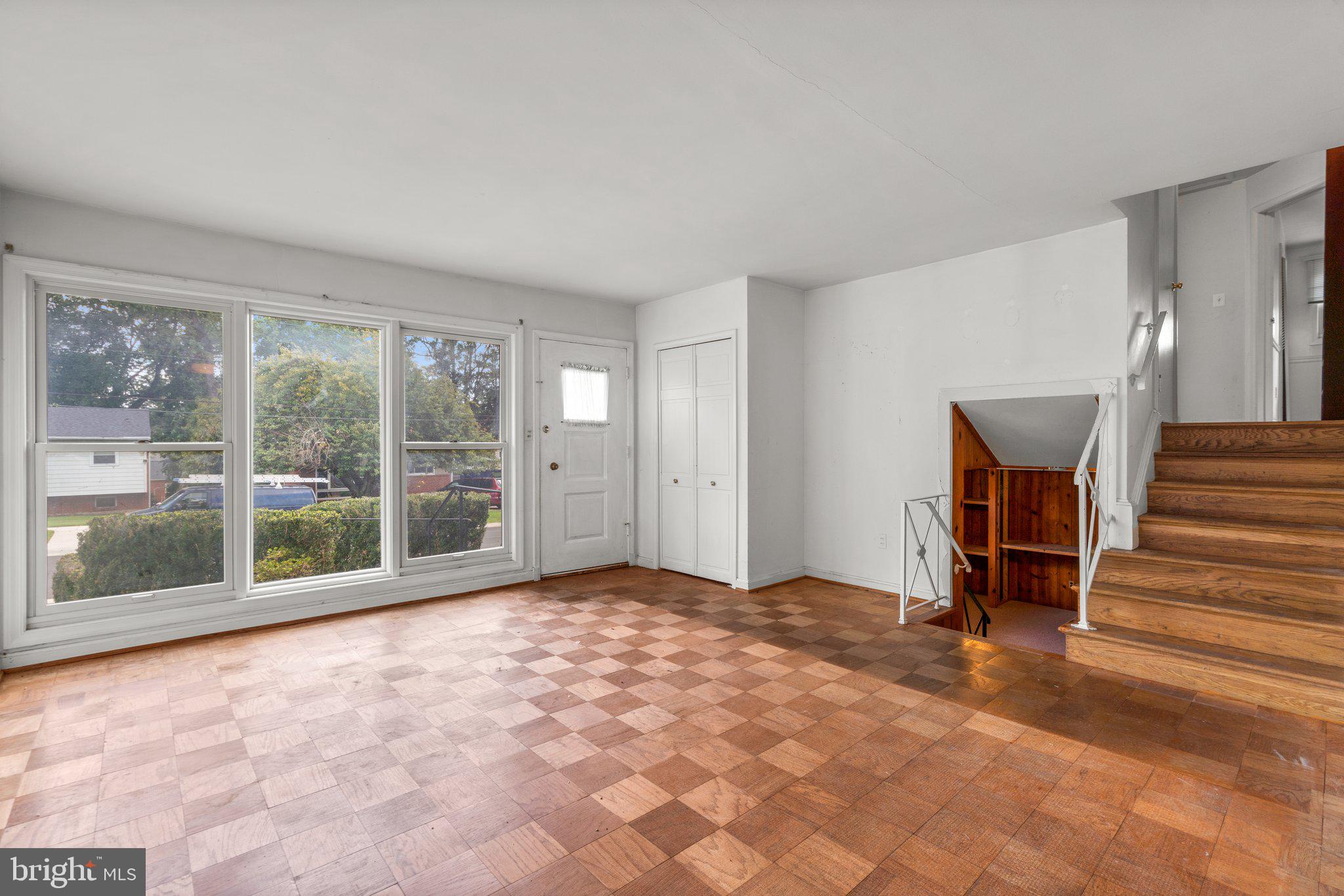 ROYAL VIEW - Residential