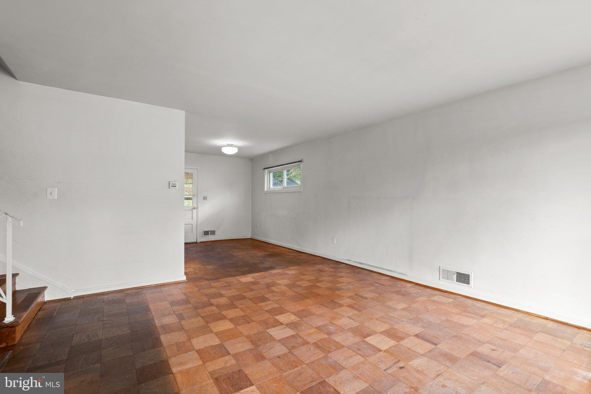 ROYAL VIEW - Residential