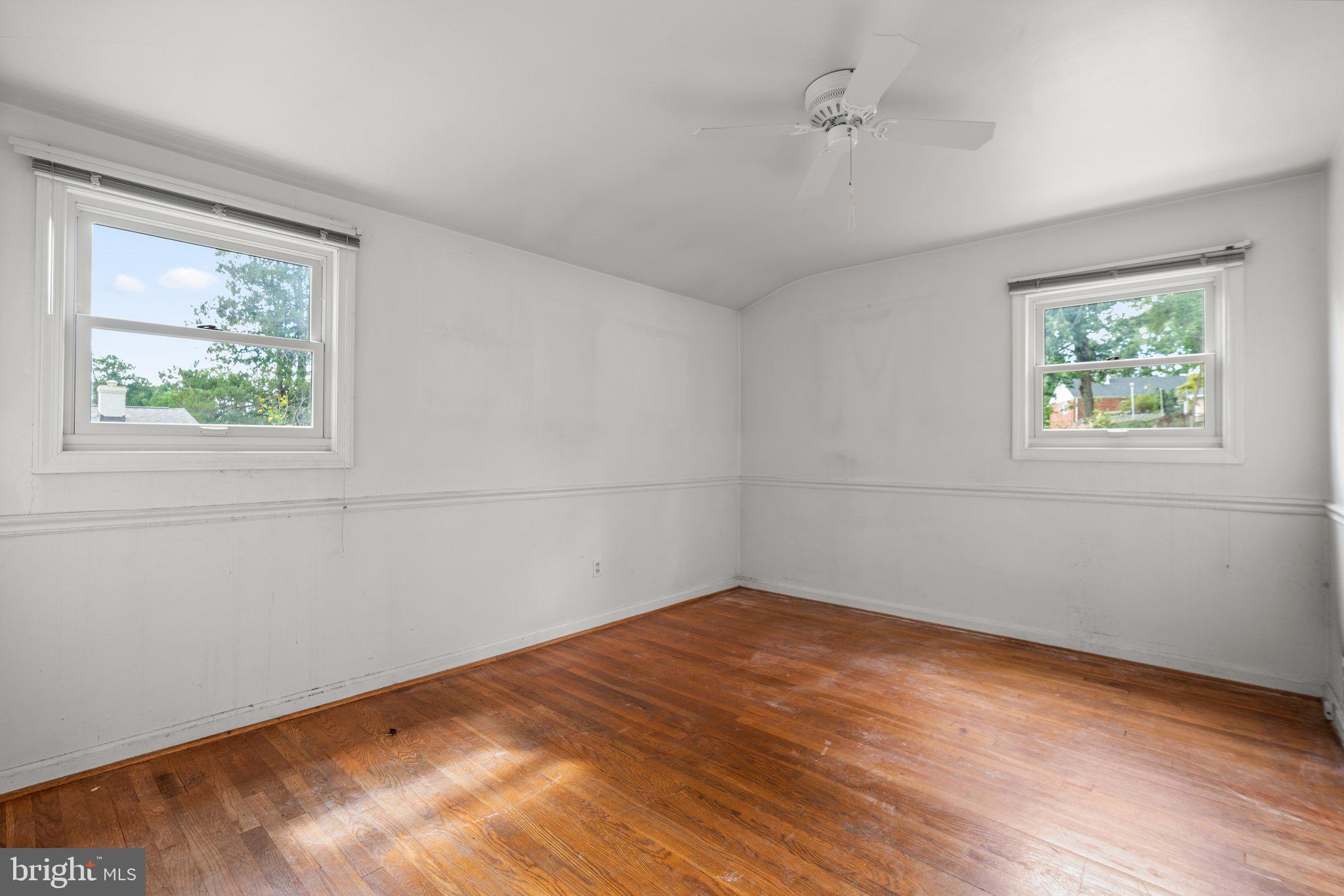 ROYAL VIEW - Residential