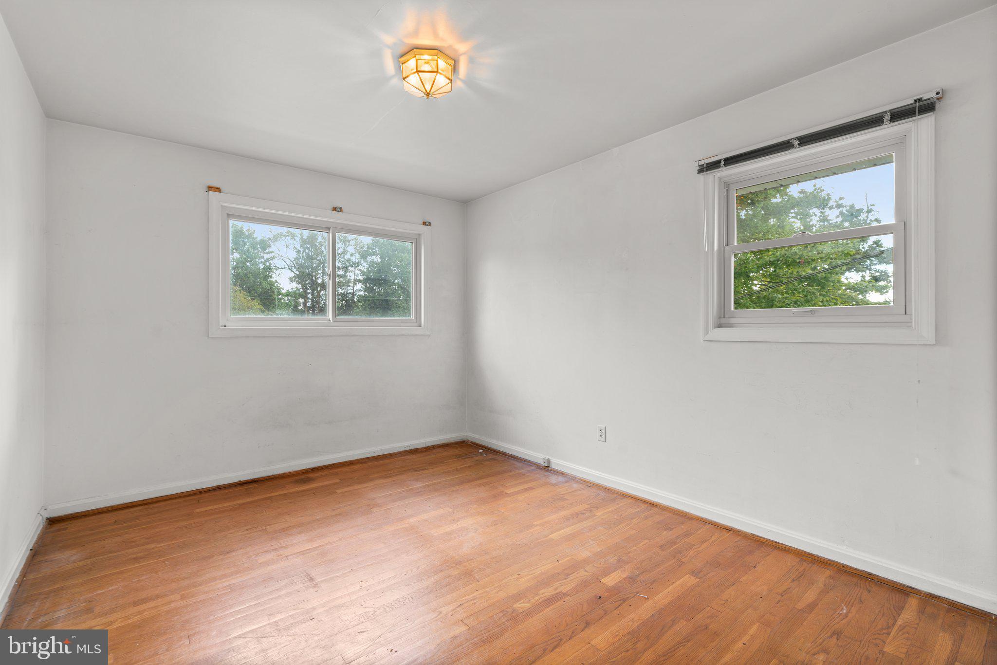 ROYAL VIEW - Residential