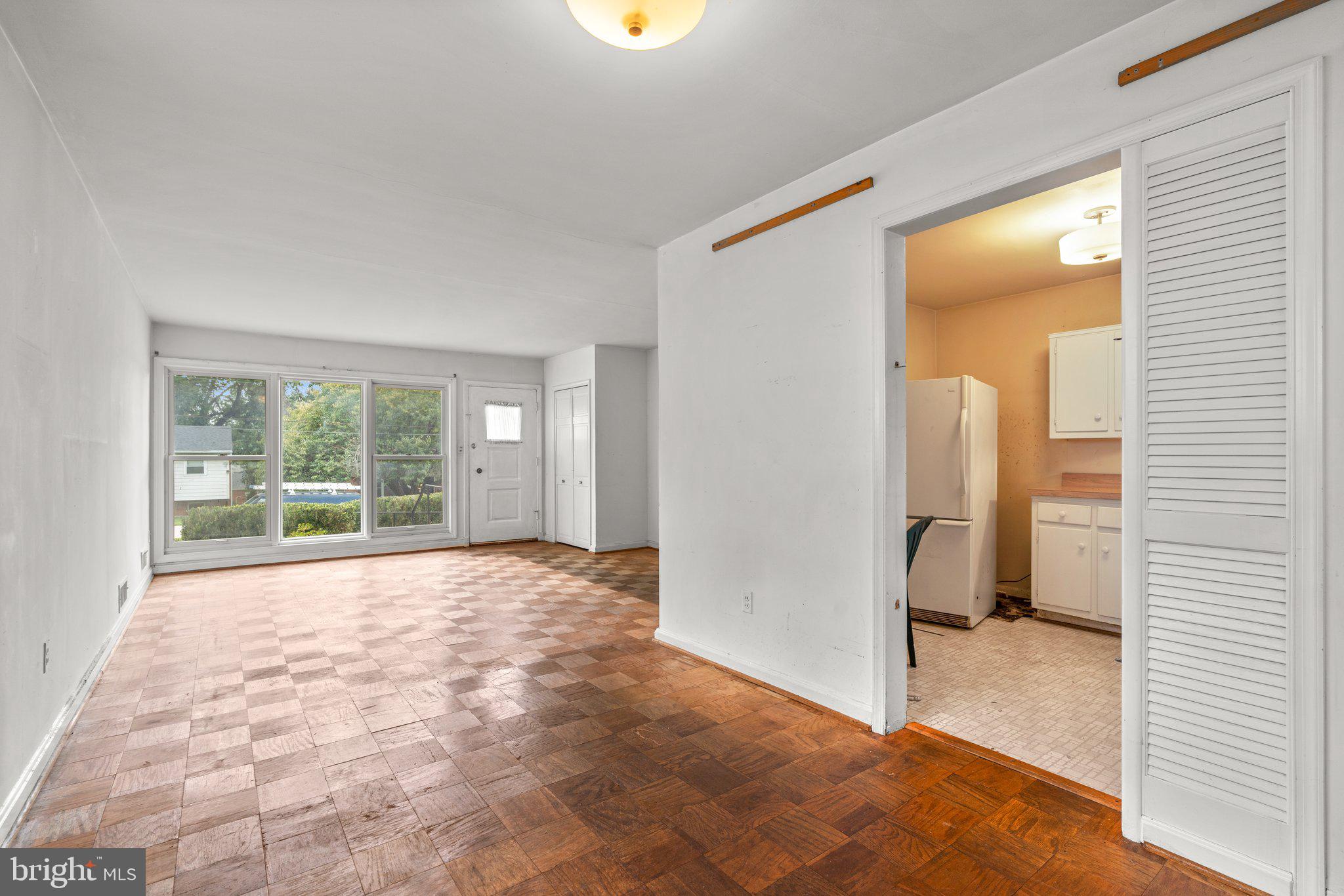 ROYAL VIEW - Residential