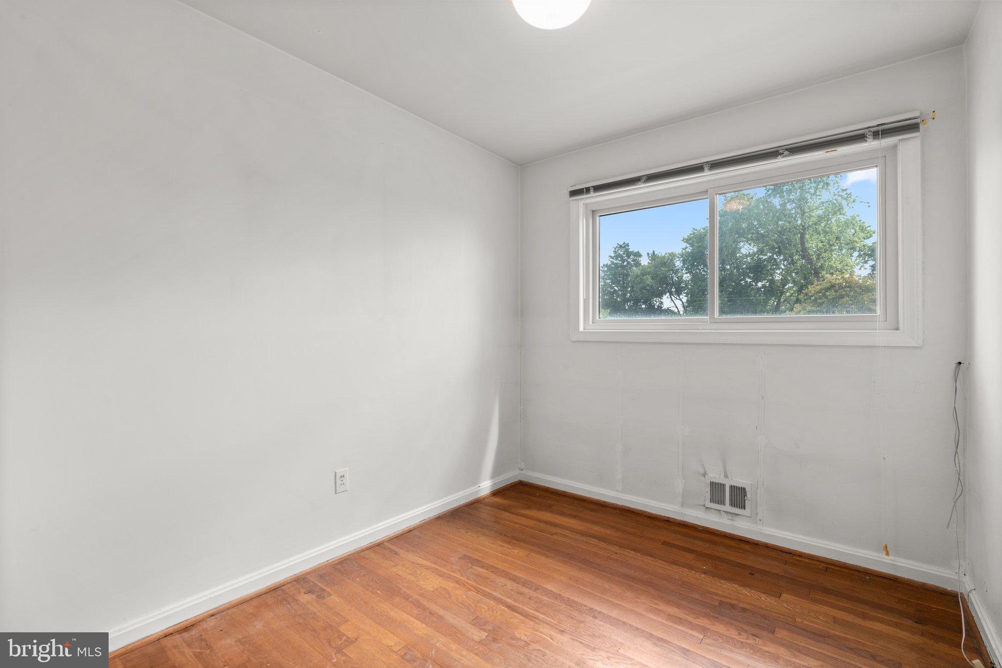 ROYAL VIEW - Residential