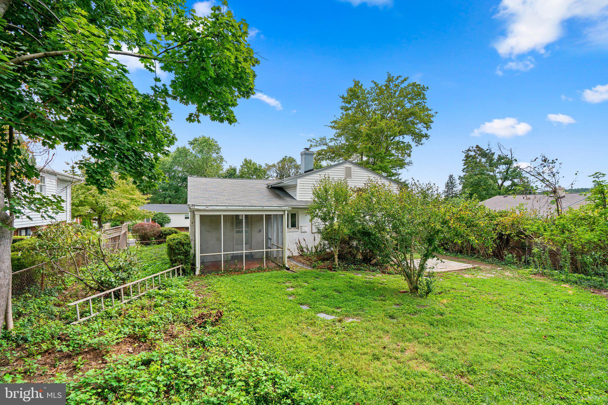 ROYAL VIEW - Residential