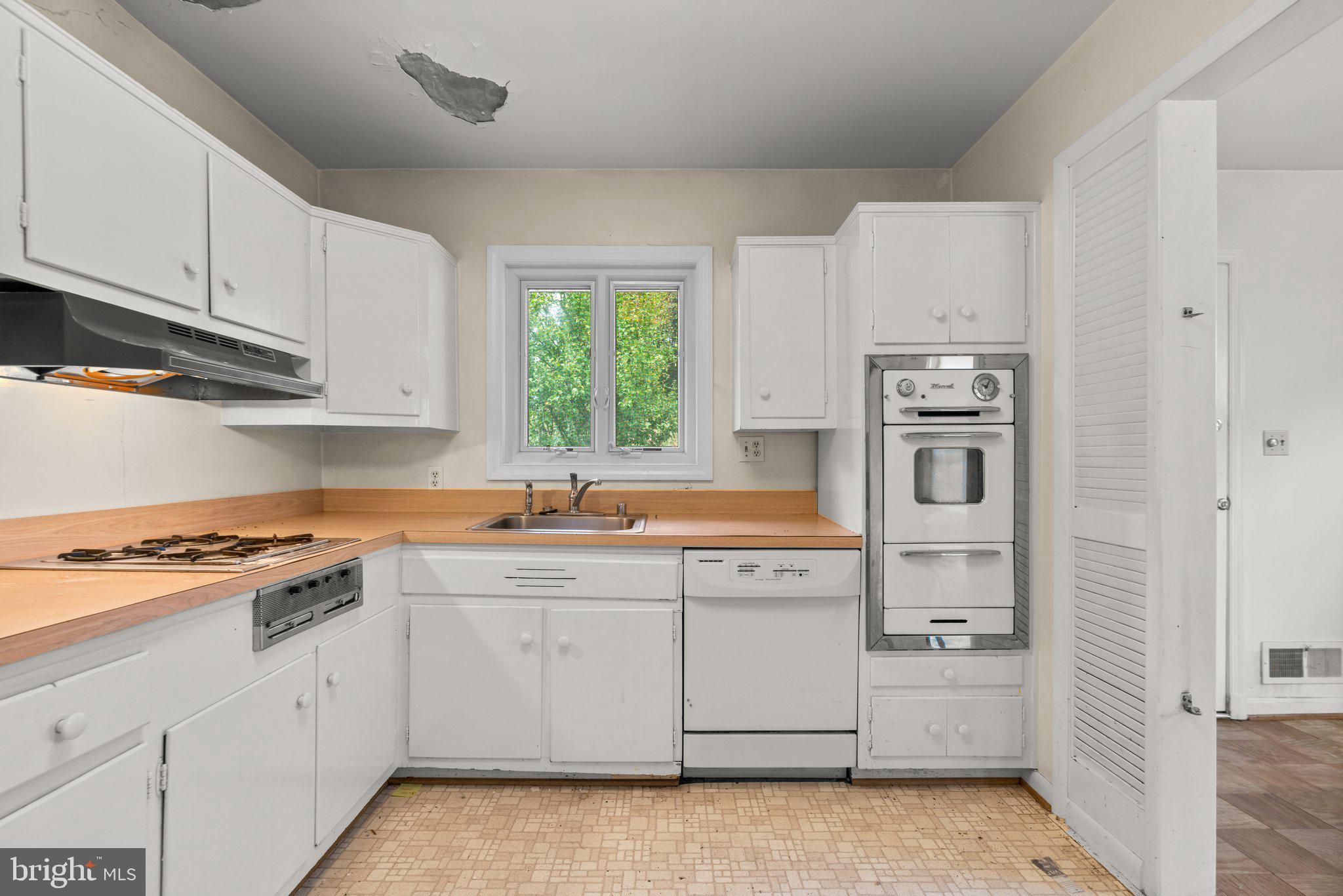 ROYAL VIEW - Residential