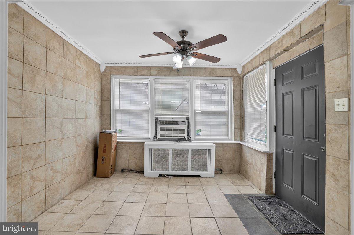 6432 DICKS AVENUE