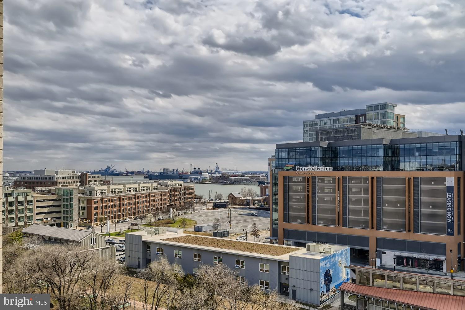 HARBOR EAST - Residential
