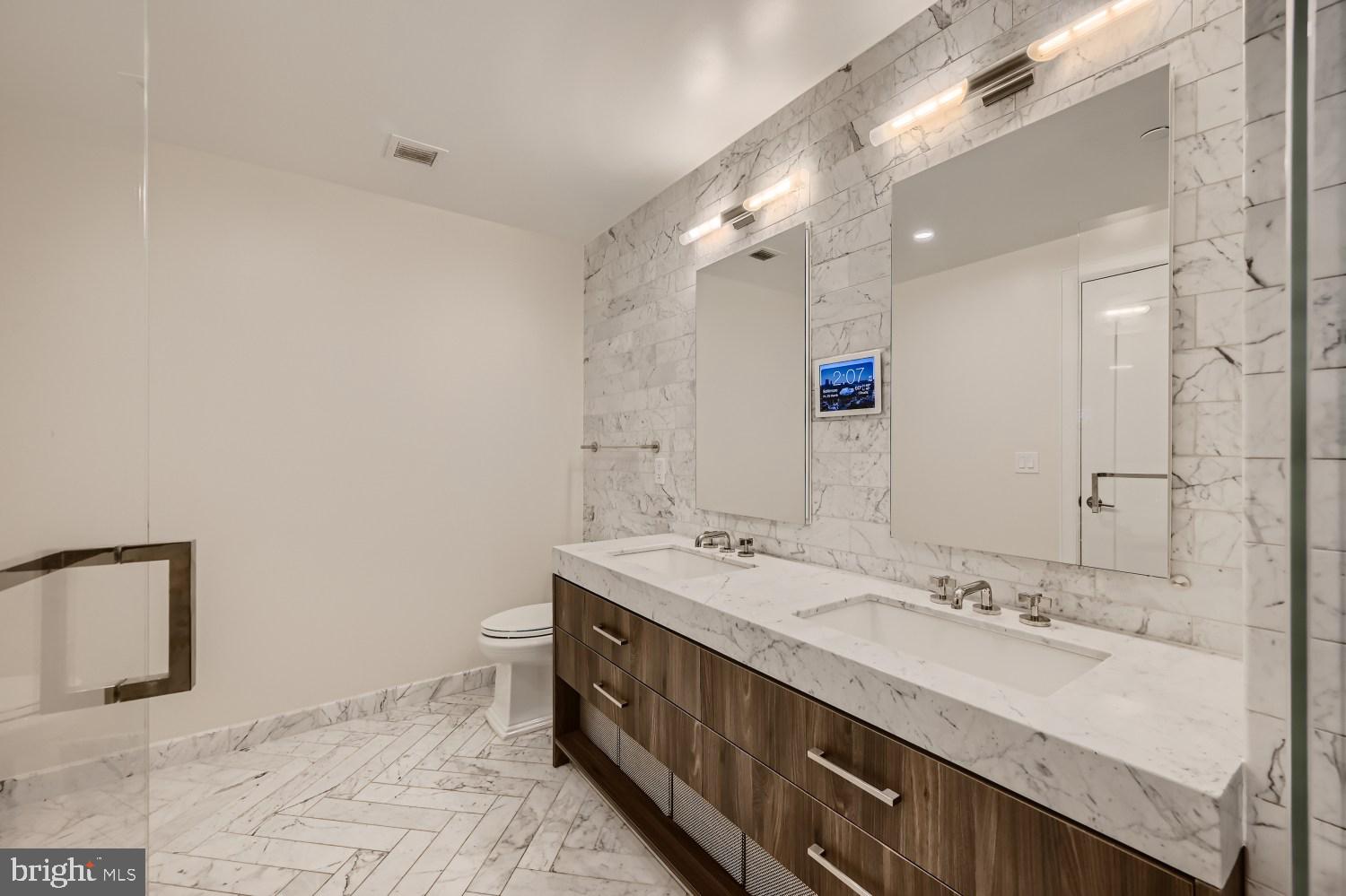 HARBOR EAST - Residential