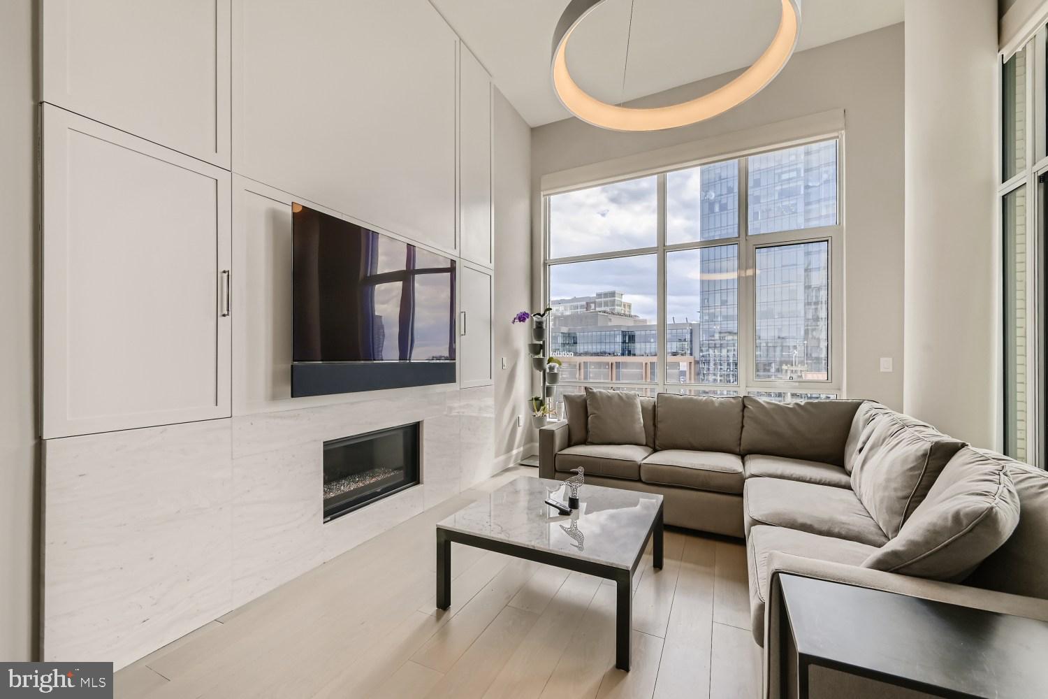 HARBOR EAST - Residential