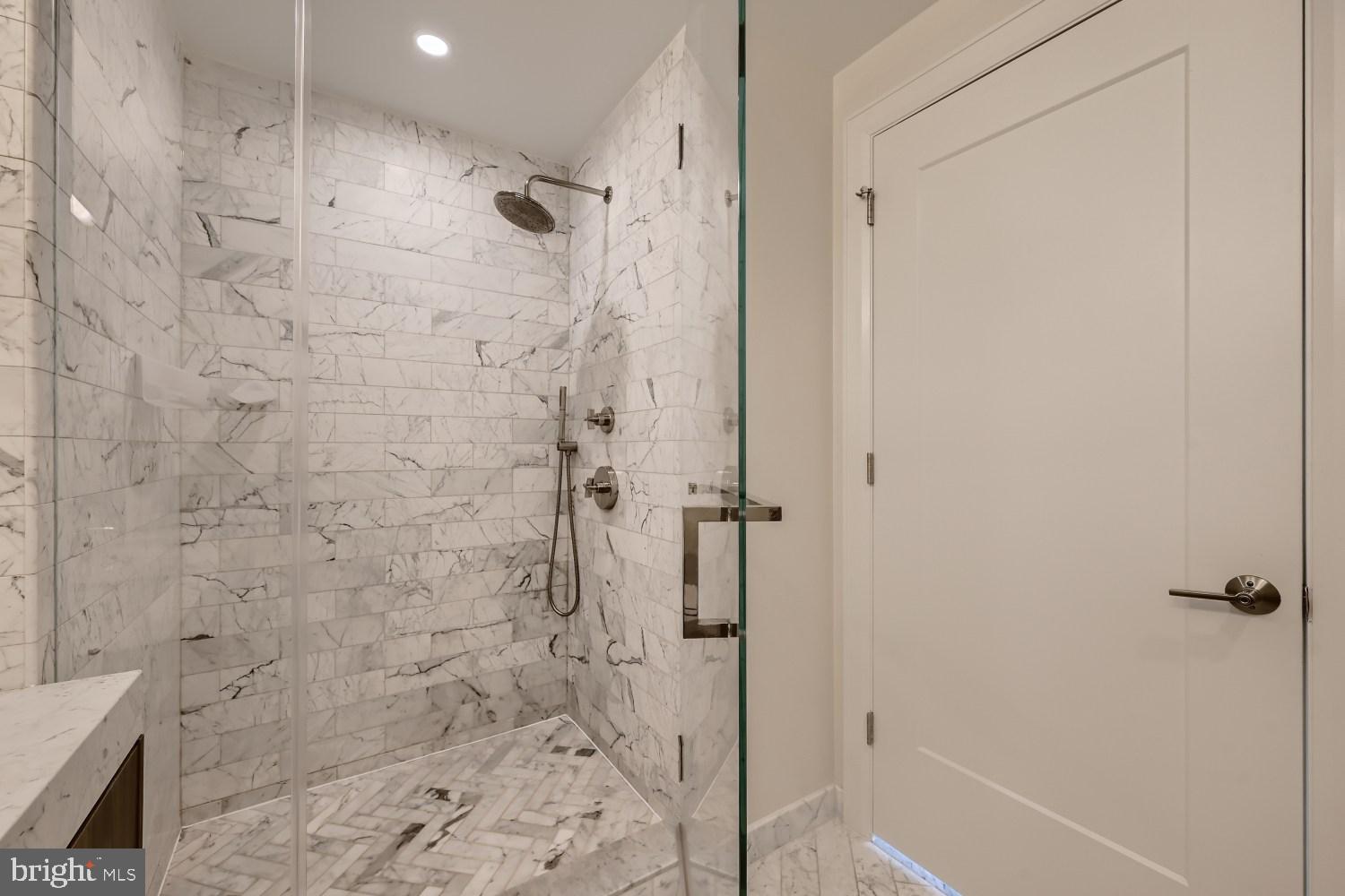 HARBOR EAST - Residential
