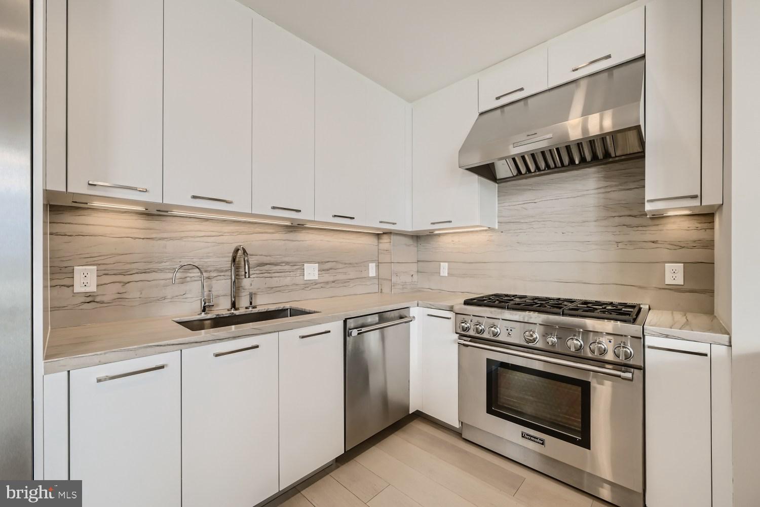 HARBOR EAST - Residential