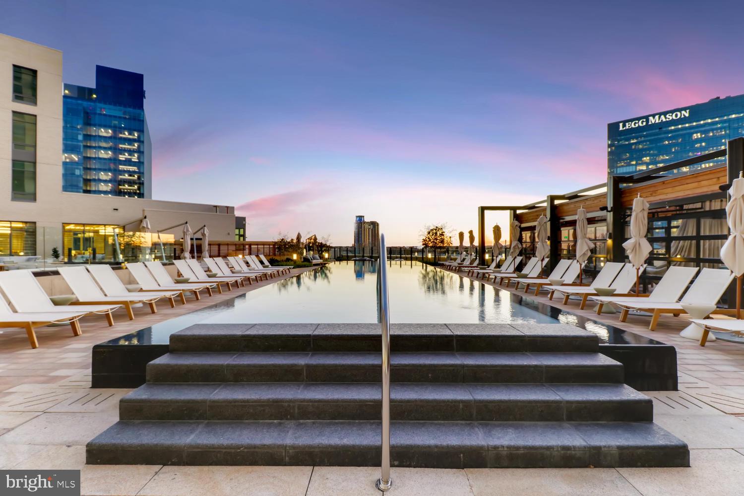 HARBOR EAST - Residential