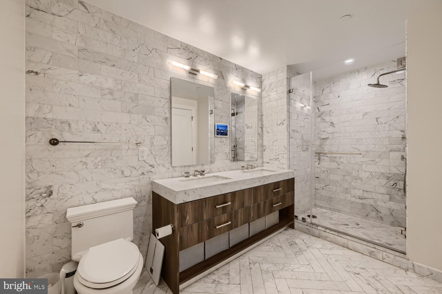 HARBOR EAST - Residential
