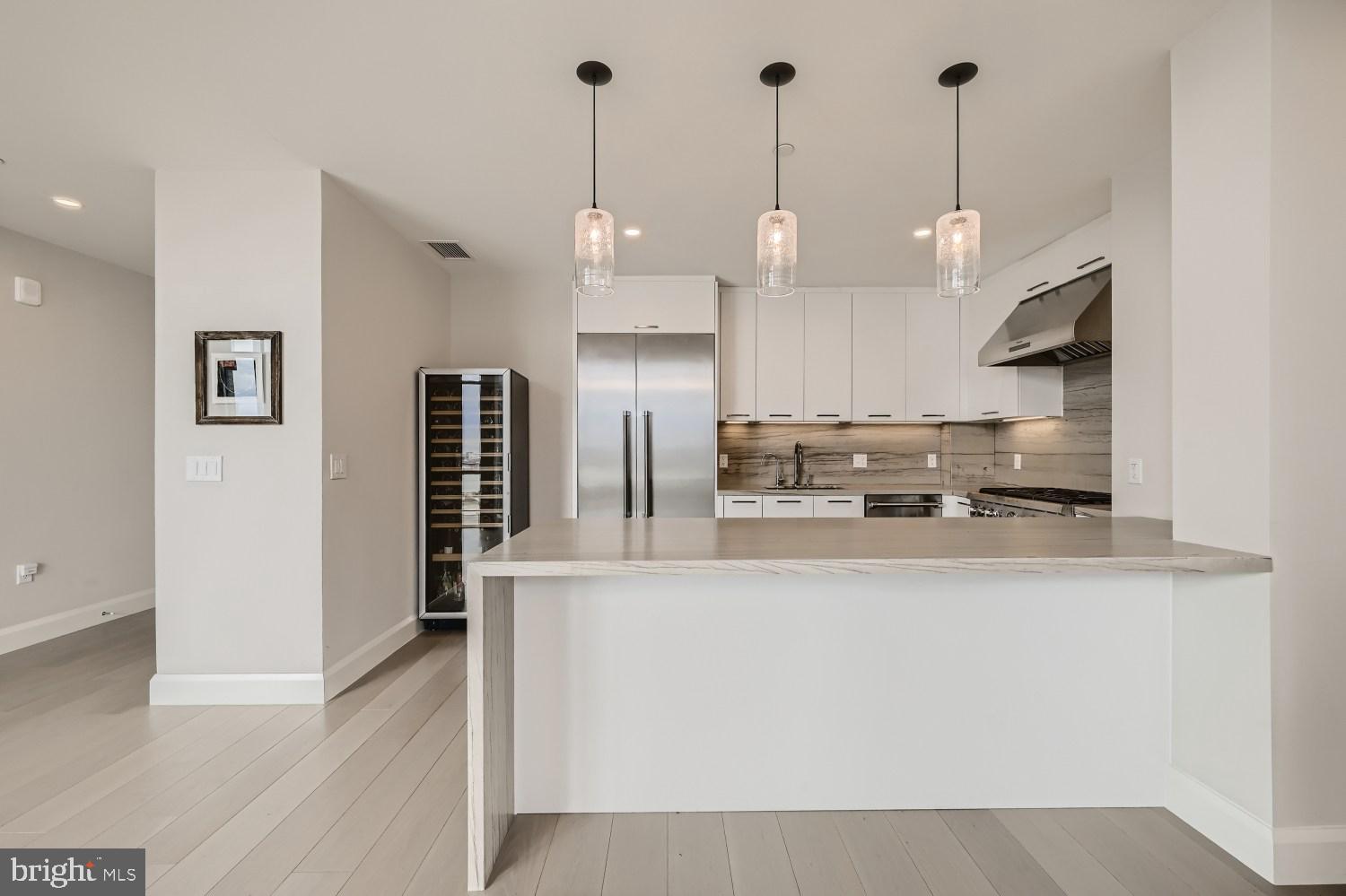 HARBOR EAST - Residential