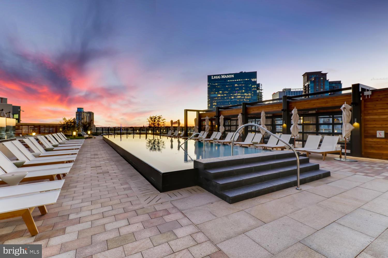 HARBOR EAST - Residential