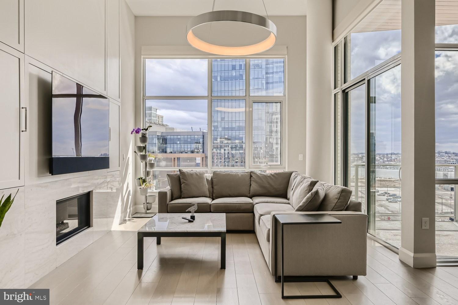 HARBOR EAST - Residential