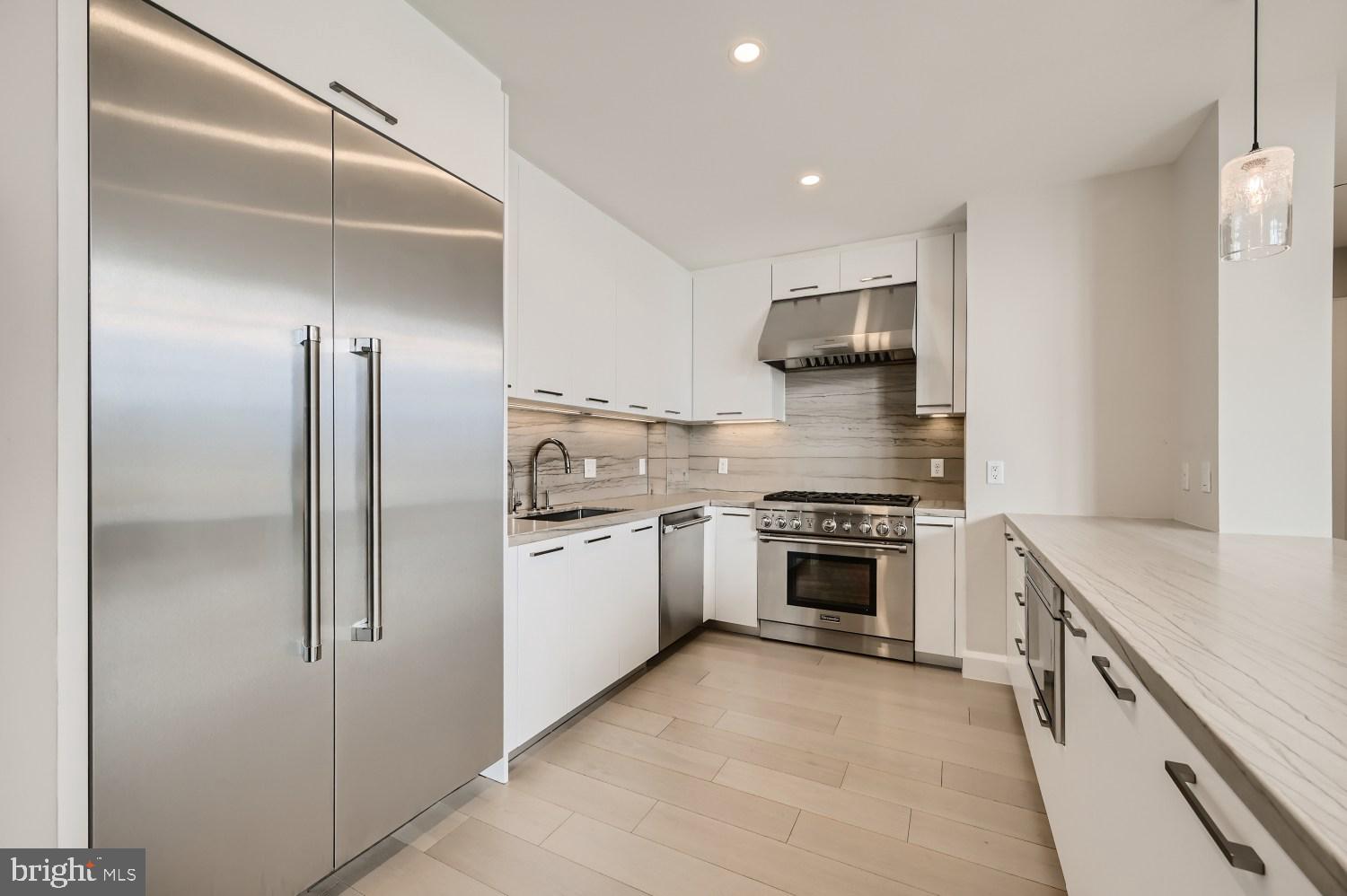 HARBOR EAST - Residential