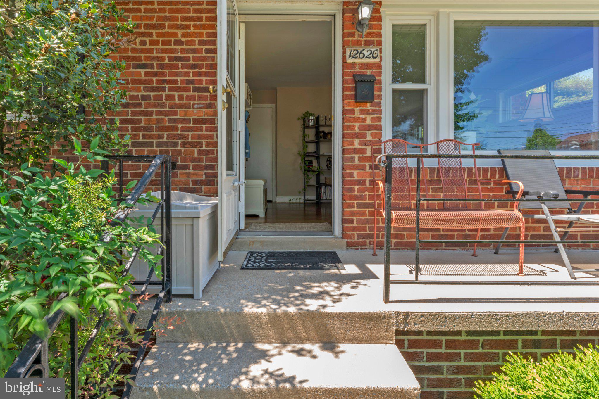 ROBINDALE - Residential