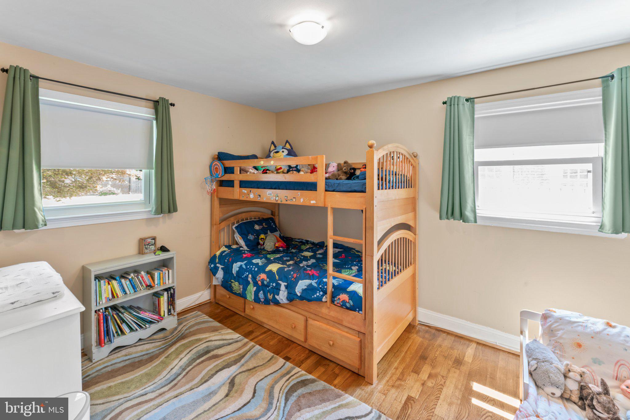 ROBINDALE - Residential