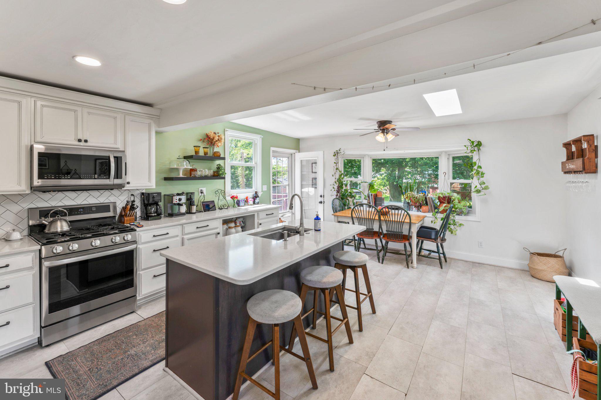 ROBINDALE - Residential