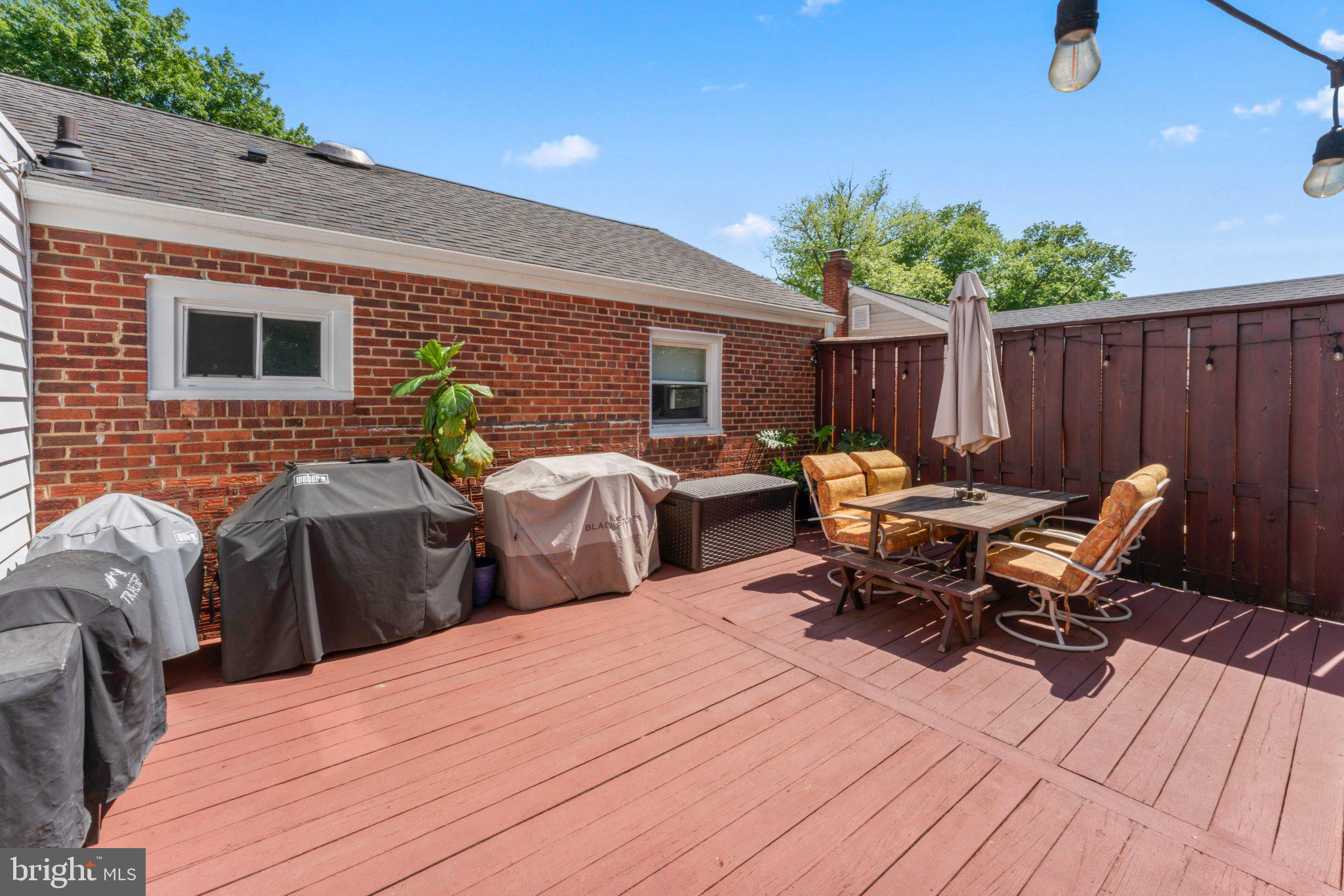 ROBINDALE - Residential