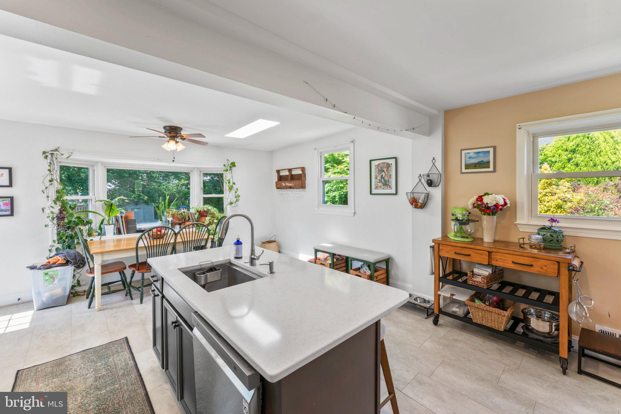 ROBINDALE - Residential