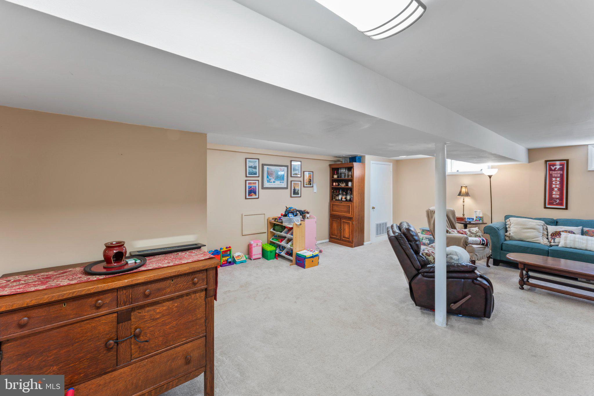 ROBINDALE - Residential